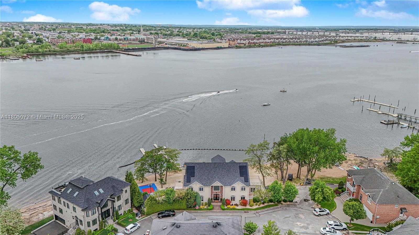 Small Image of 30 AVIVA CT, Out of City Number 12