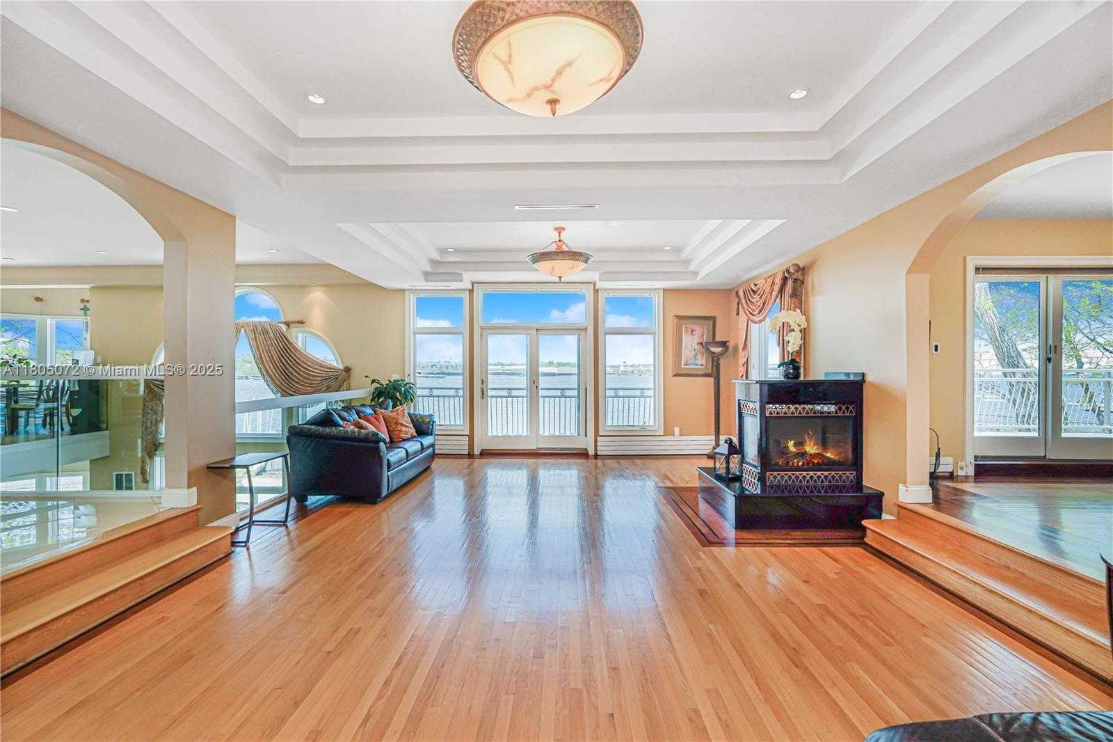 Small Image of 30 AVIVA CT, Out of City Number 18