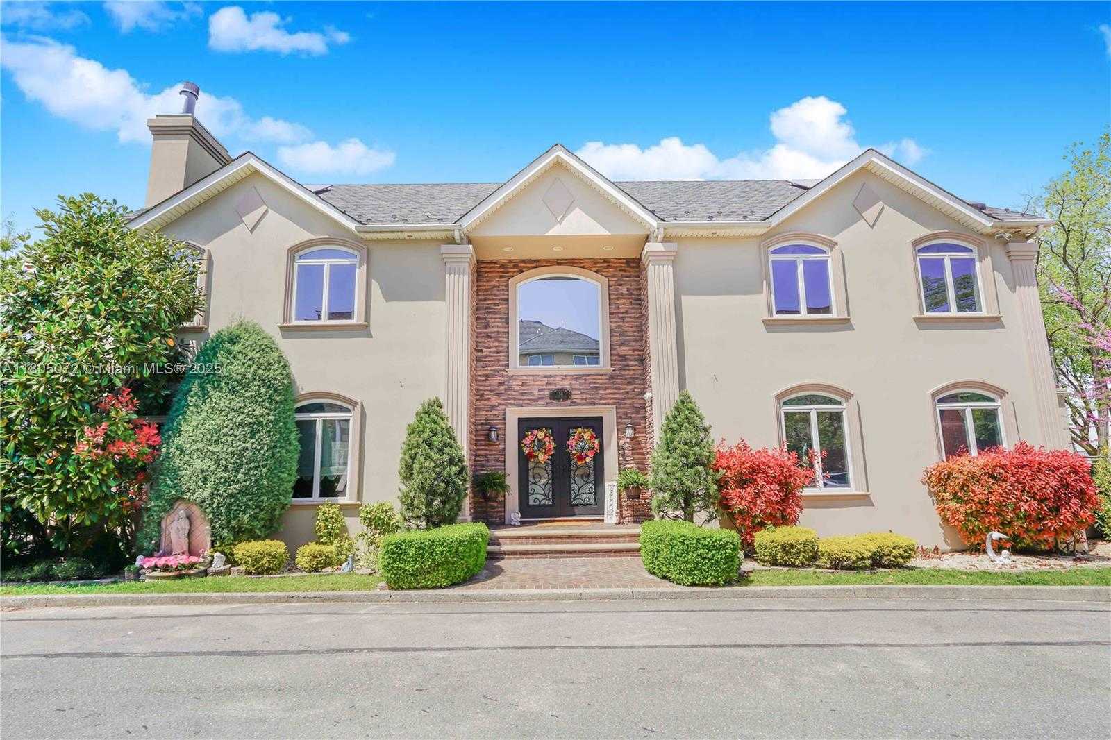 Small Image of 30 AVIVA CT, Out of City Number 2