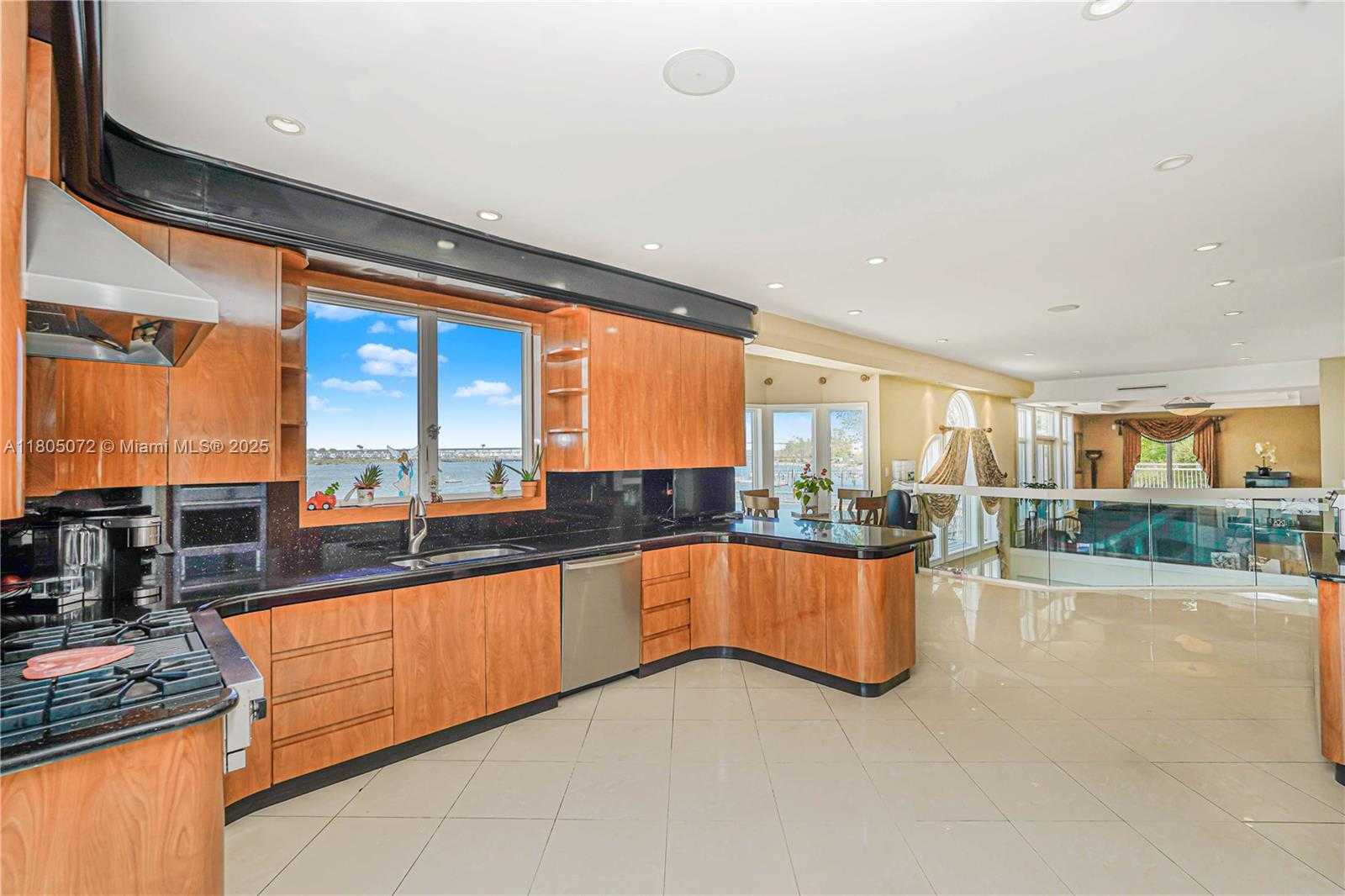 Small Image of 30 AVIVA CT, Out of City Number 30