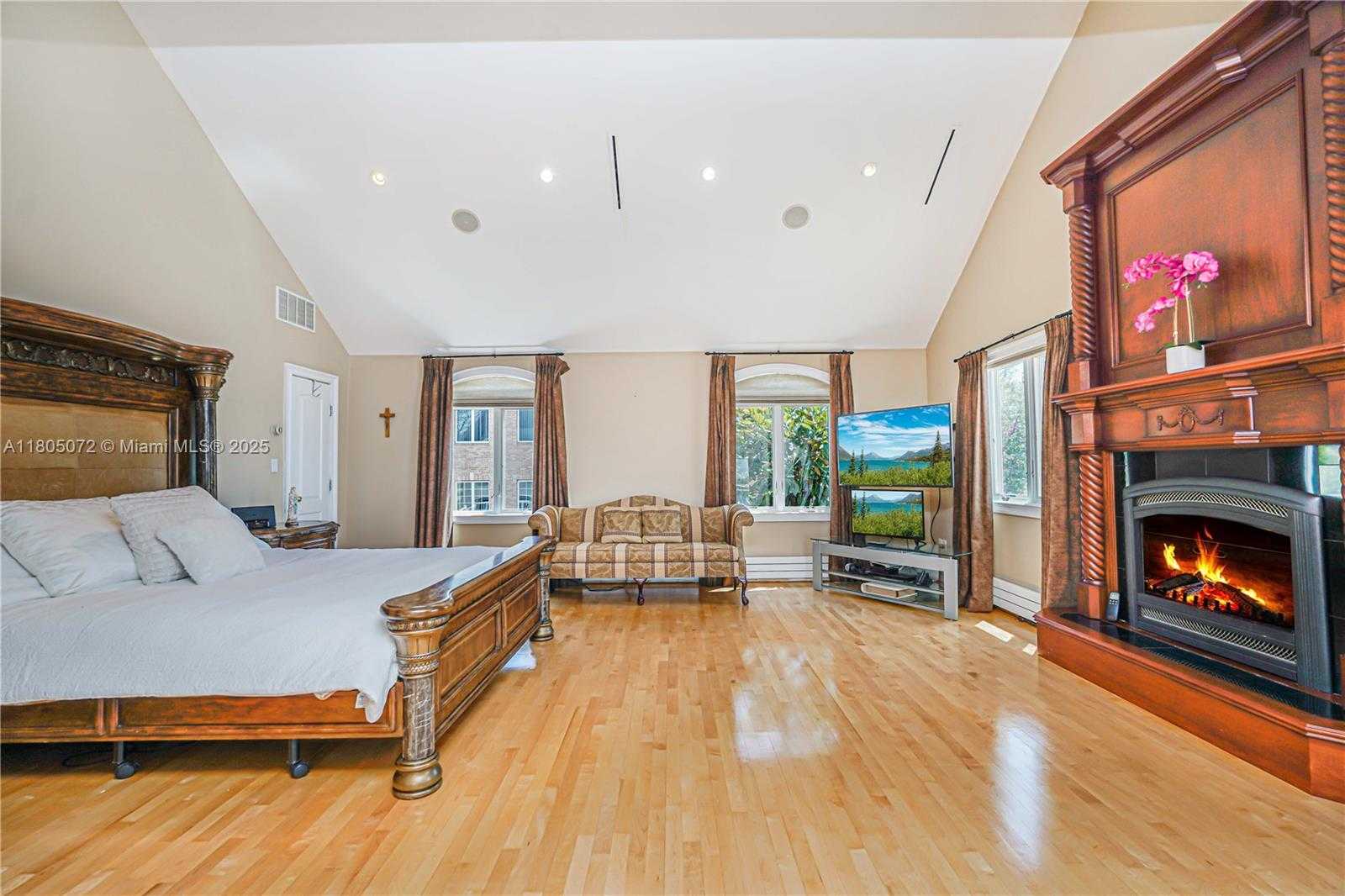 Small Image of 30 AVIVA CT, Out of City Number 49