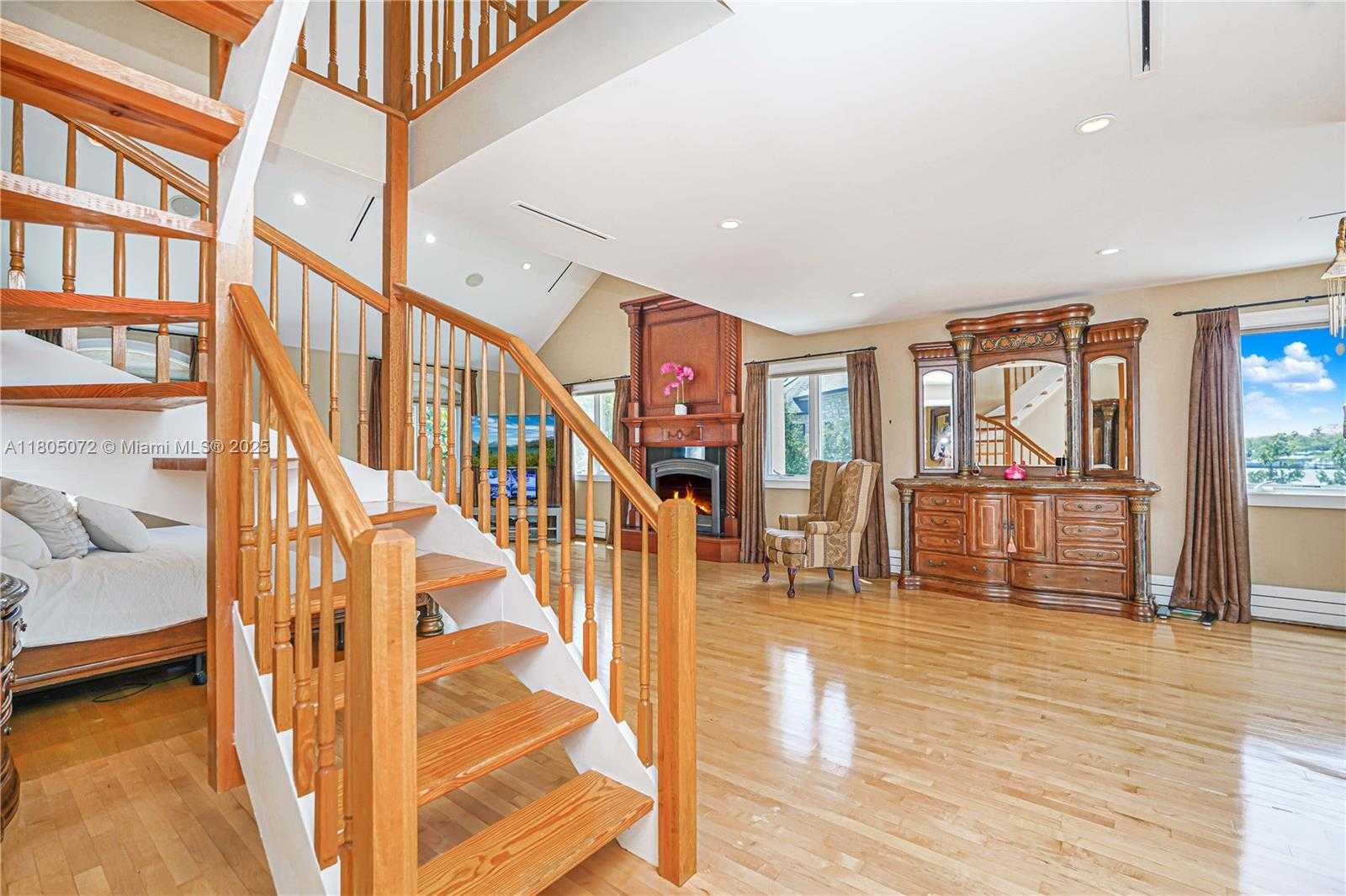 Small Image of 30 AVIVA CT, Out of City Number 50