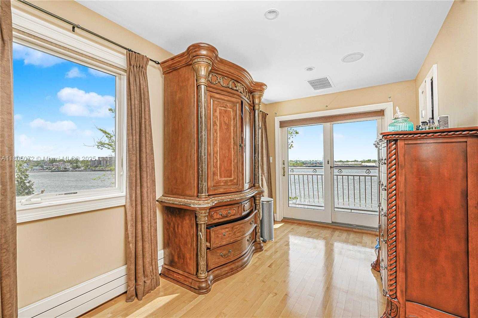 Small Image of 30 AVIVA CT, Out of City Number 51
