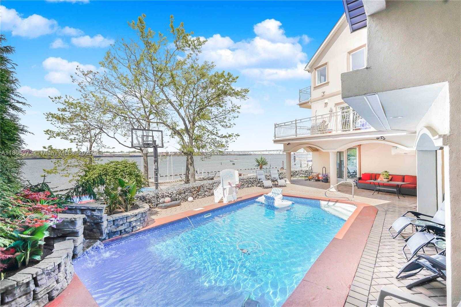Small Image of 30 AVIVA CT, Out of City Number 56