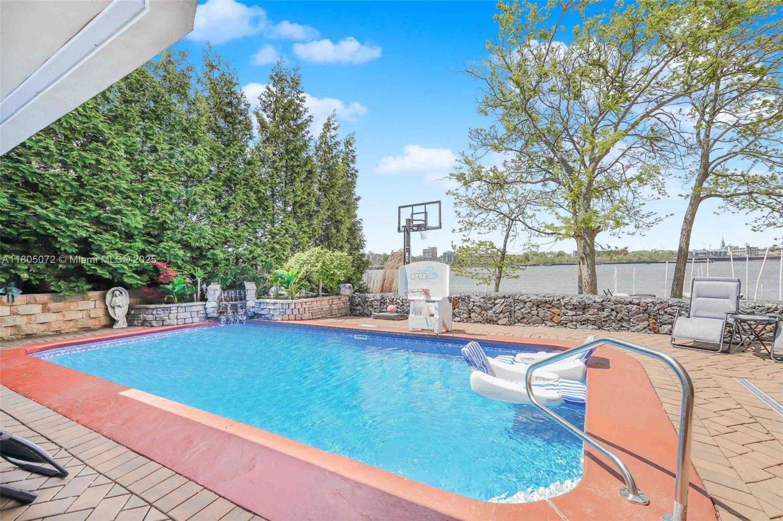 Small Image of 30 AVIVA CT, Out of City Number 59