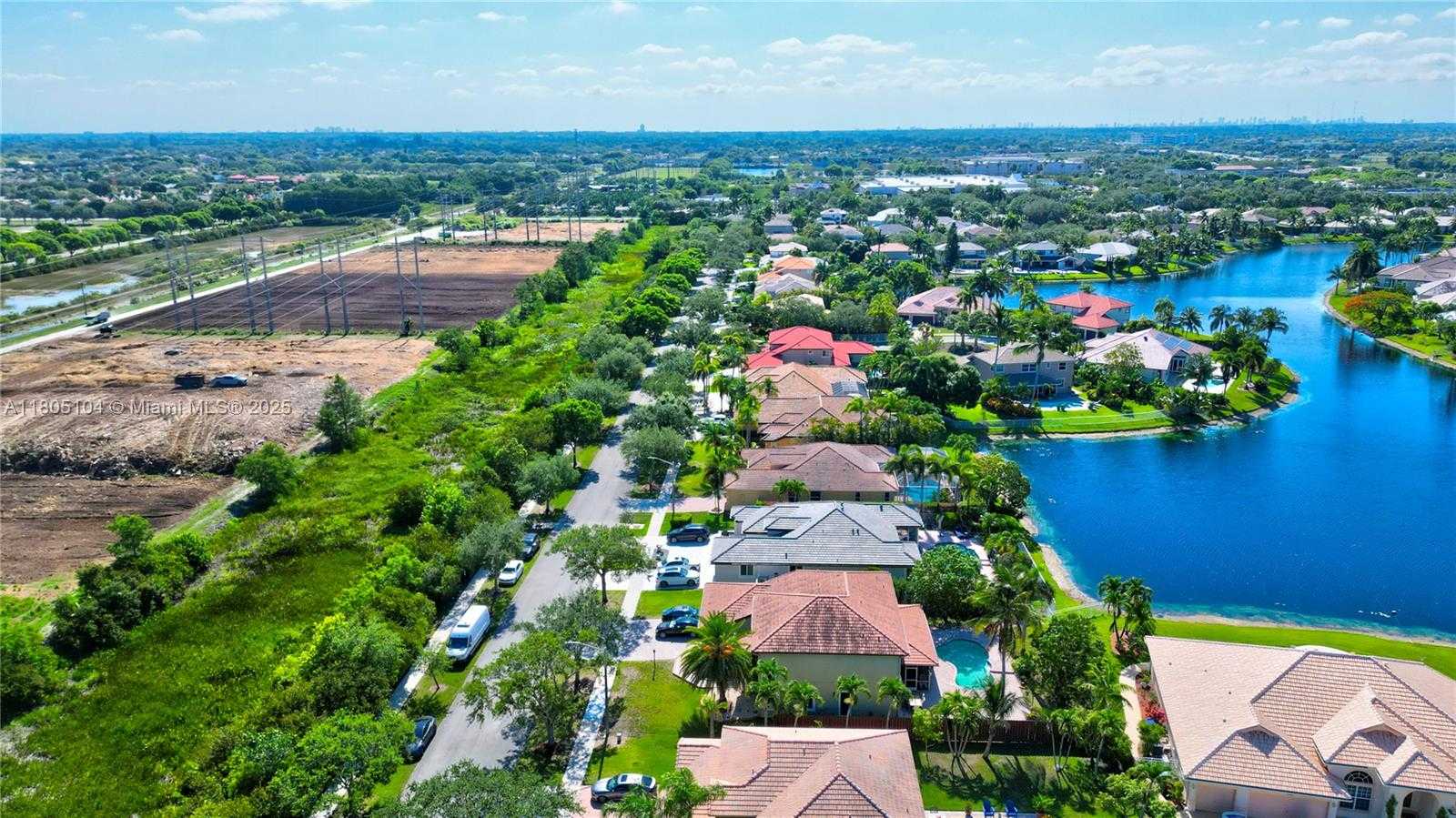Small Image of 16372 SEGOVIA CIR N, Pembroke Pines Number 16