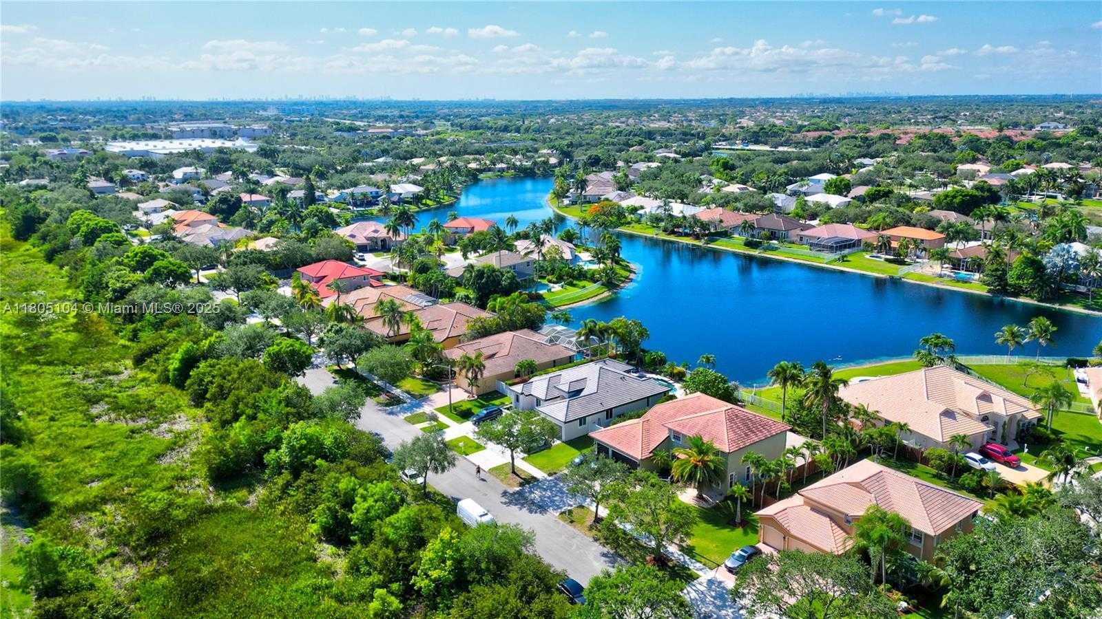 Small Image of 16372 SEGOVIA CIR N, Pembroke Pines Number 21