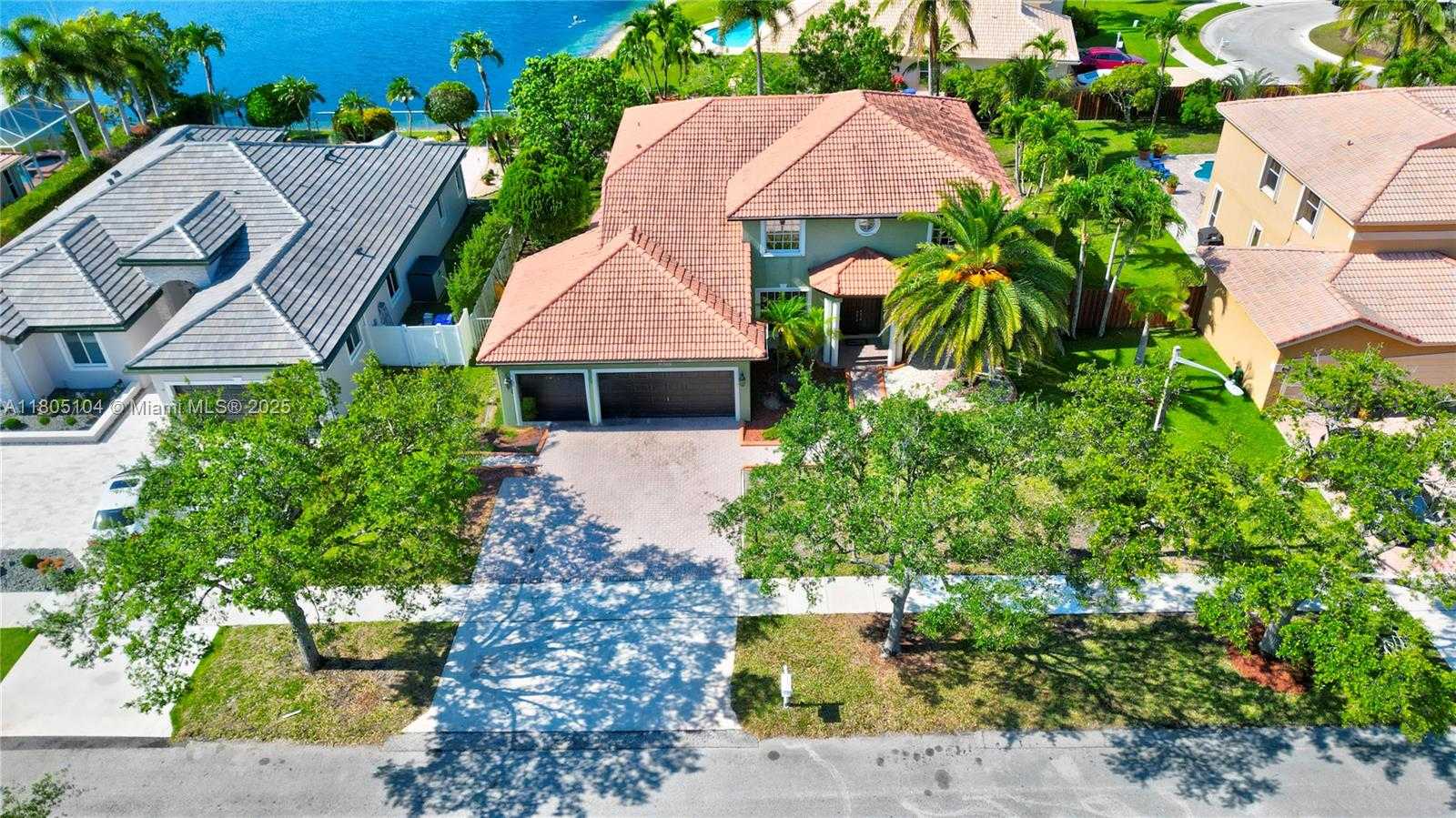 Small Image of 16372 SEGOVIA CIR N, Pembroke Pines Number 22