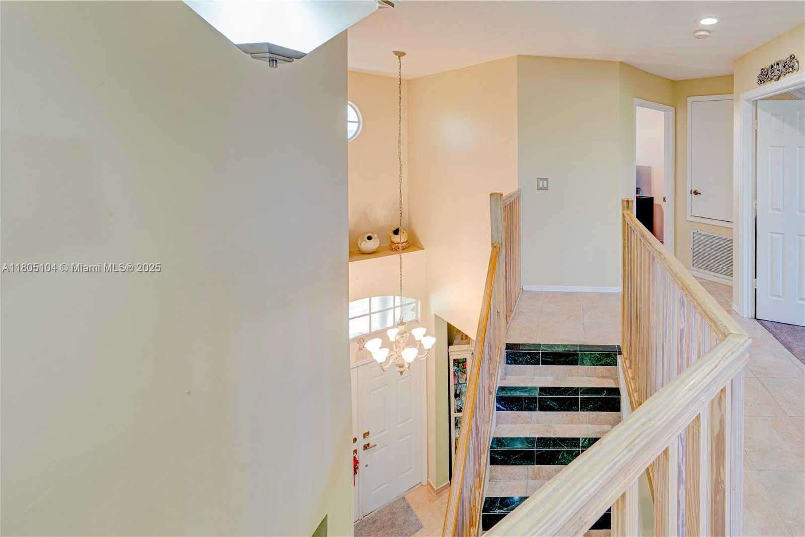 Small Image of 16372 SEGOVIA CIR N, Pembroke Pines Number 27