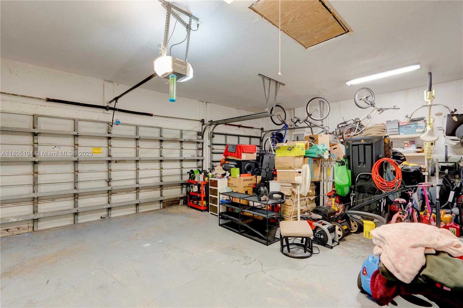 Small Image of 16372 SEGOVIA CIR N, Pembroke Pines Number 28