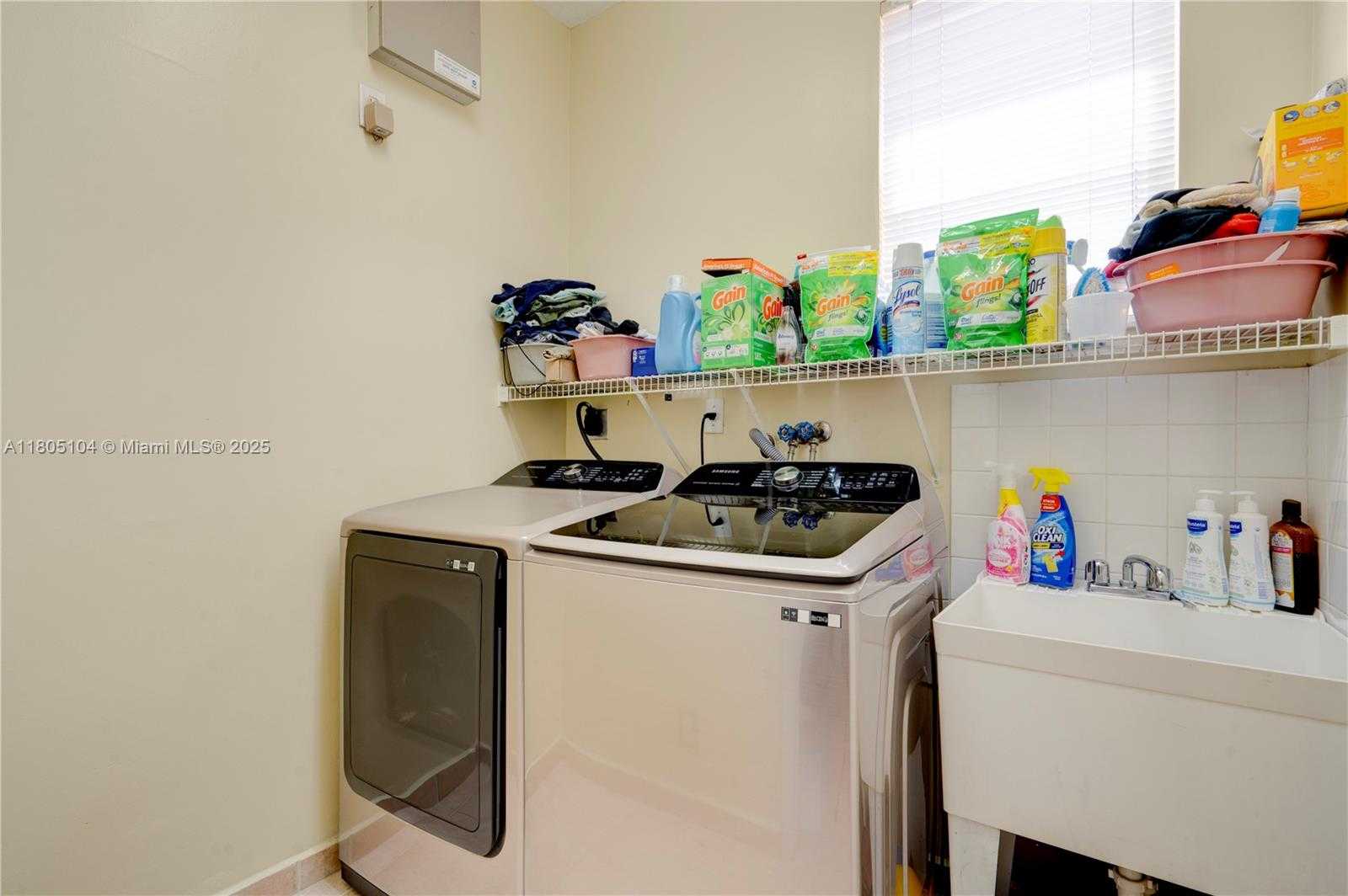 Small Image of 16372 SEGOVIA CIR N, Pembroke Pines Number 29