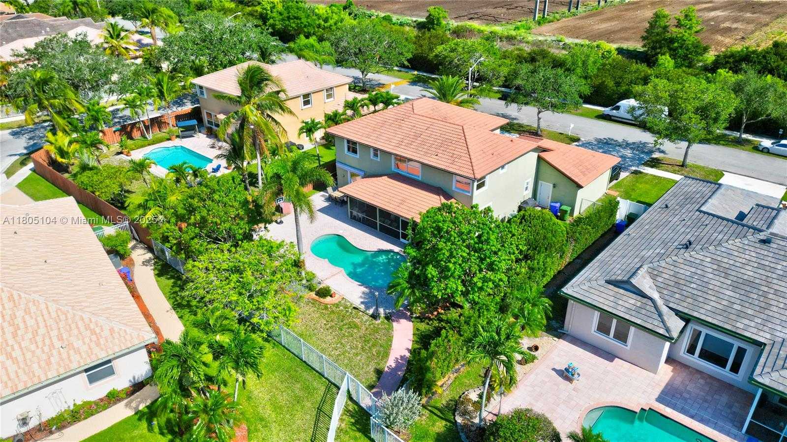 Small Image of 16372 SEGOVIA CIR N, Pembroke Pines Number 3