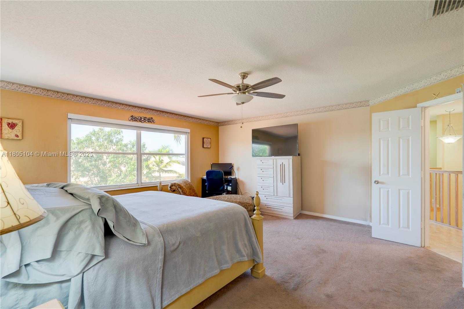 Small Image of 16372 SEGOVIA CIR N, Pembroke Pines Number 30