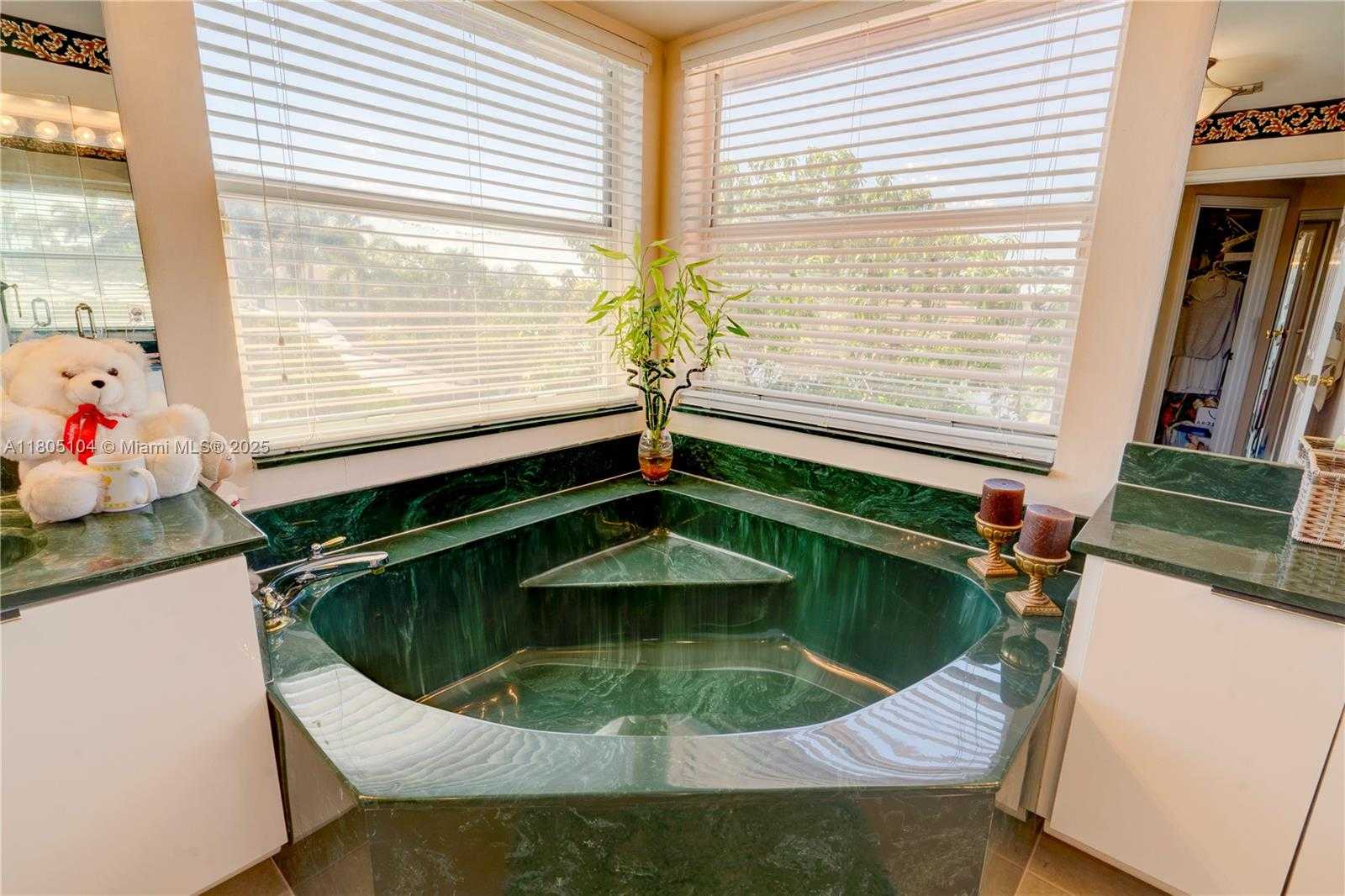 Small Image of 16372 SEGOVIA CIR N, Pembroke Pines Number 31