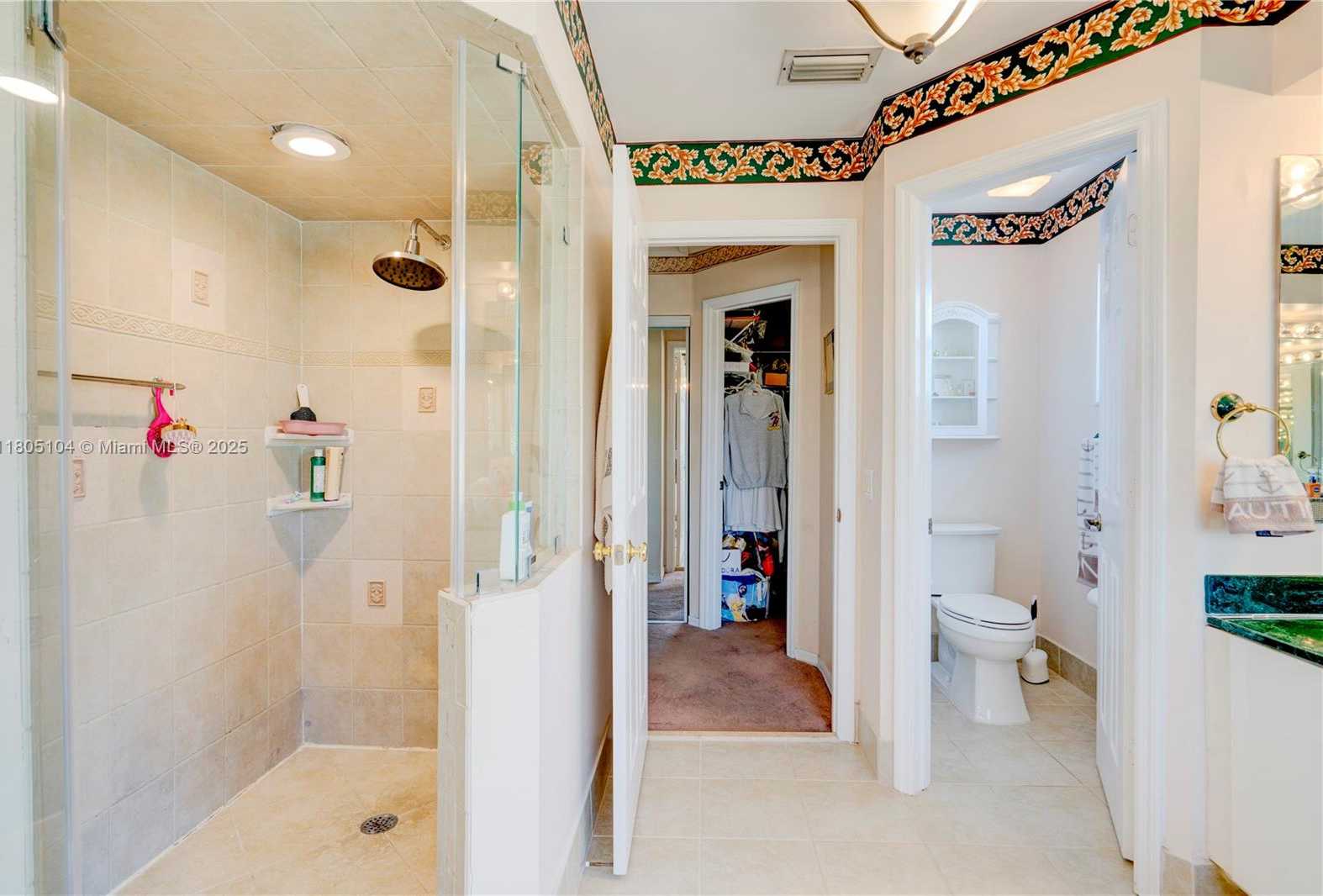 Small Image of 16372 SEGOVIA CIR N, Pembroke Pines Number 32