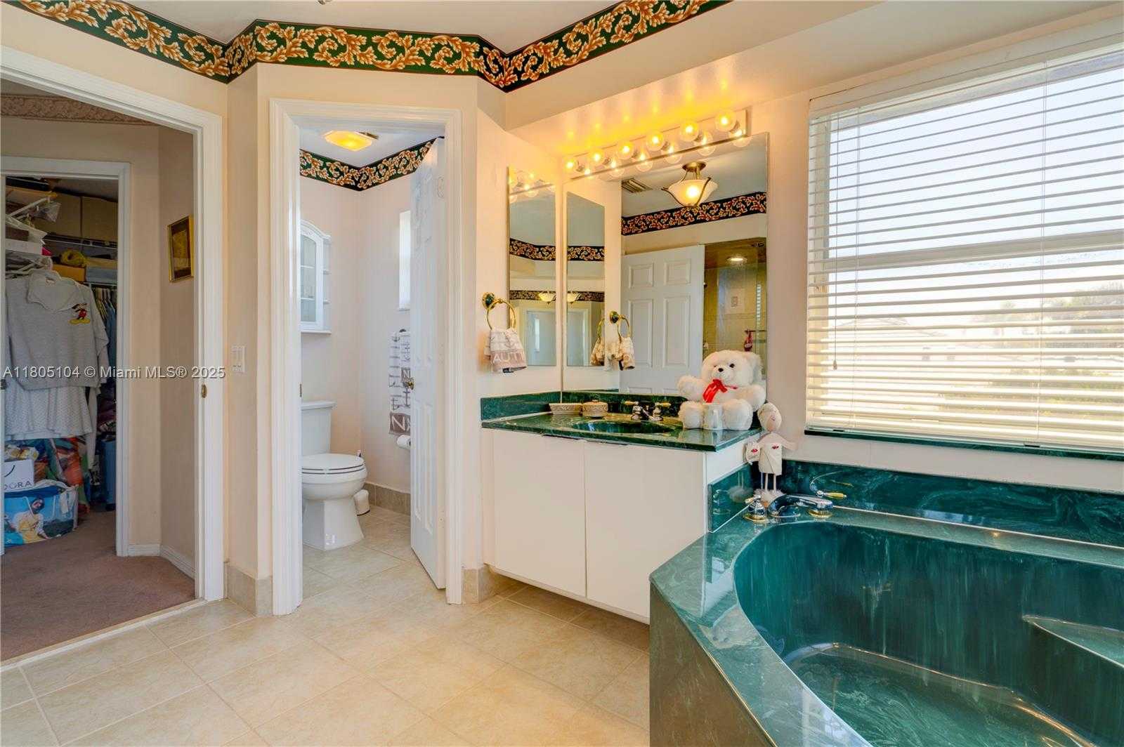 Small Image of 16372 SEGOVIA CIR N, Pembroke Pines Number 33