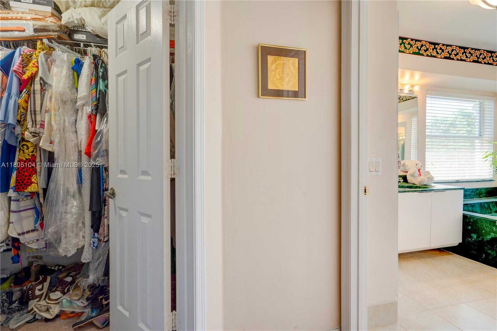Small Image of 16372 SEGOVIA CIR N, Pembroke Pines Number 38