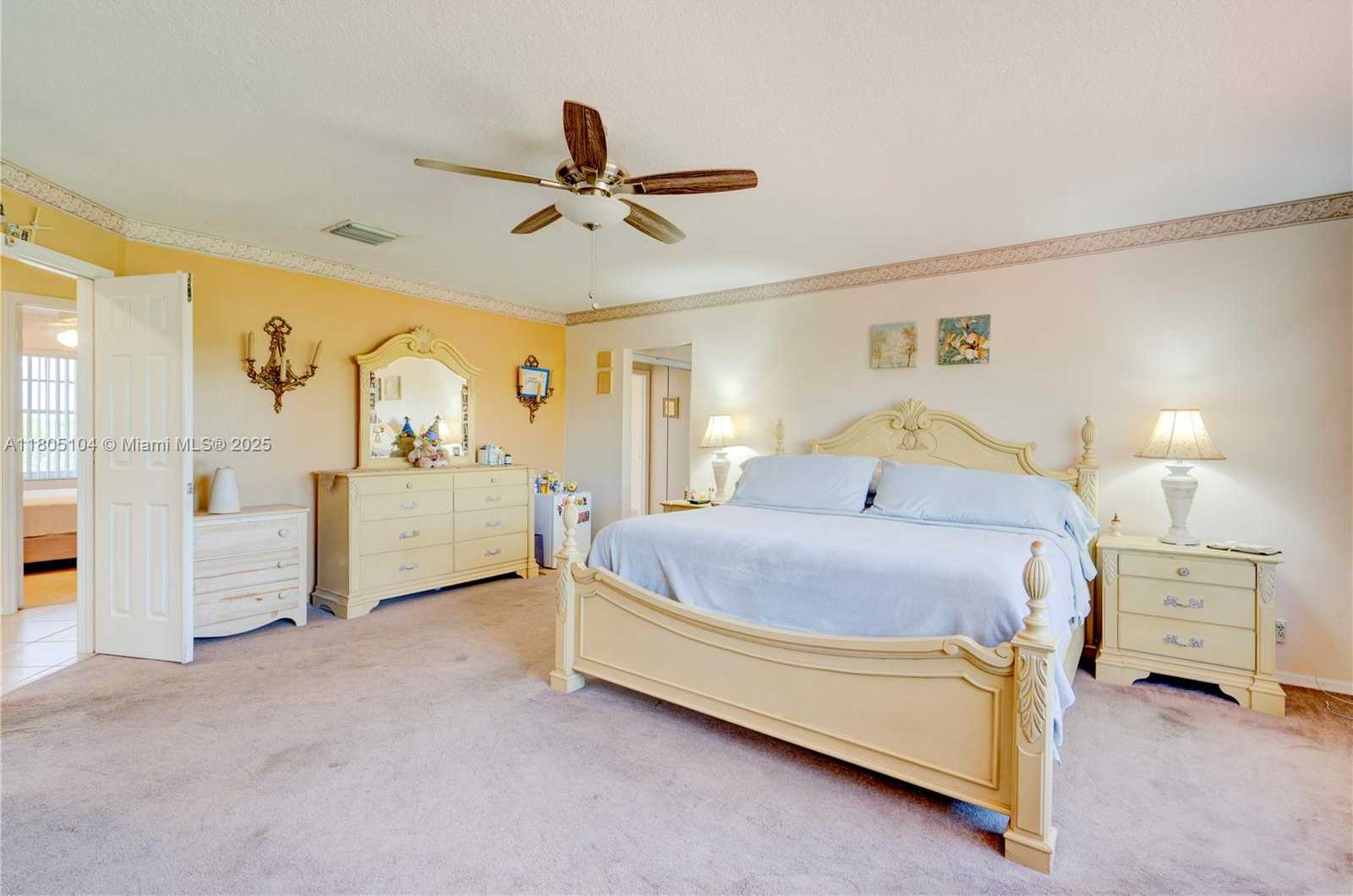 Small Image of 16372 SEGOVIA CIR N, Pembroke Pines Number 42