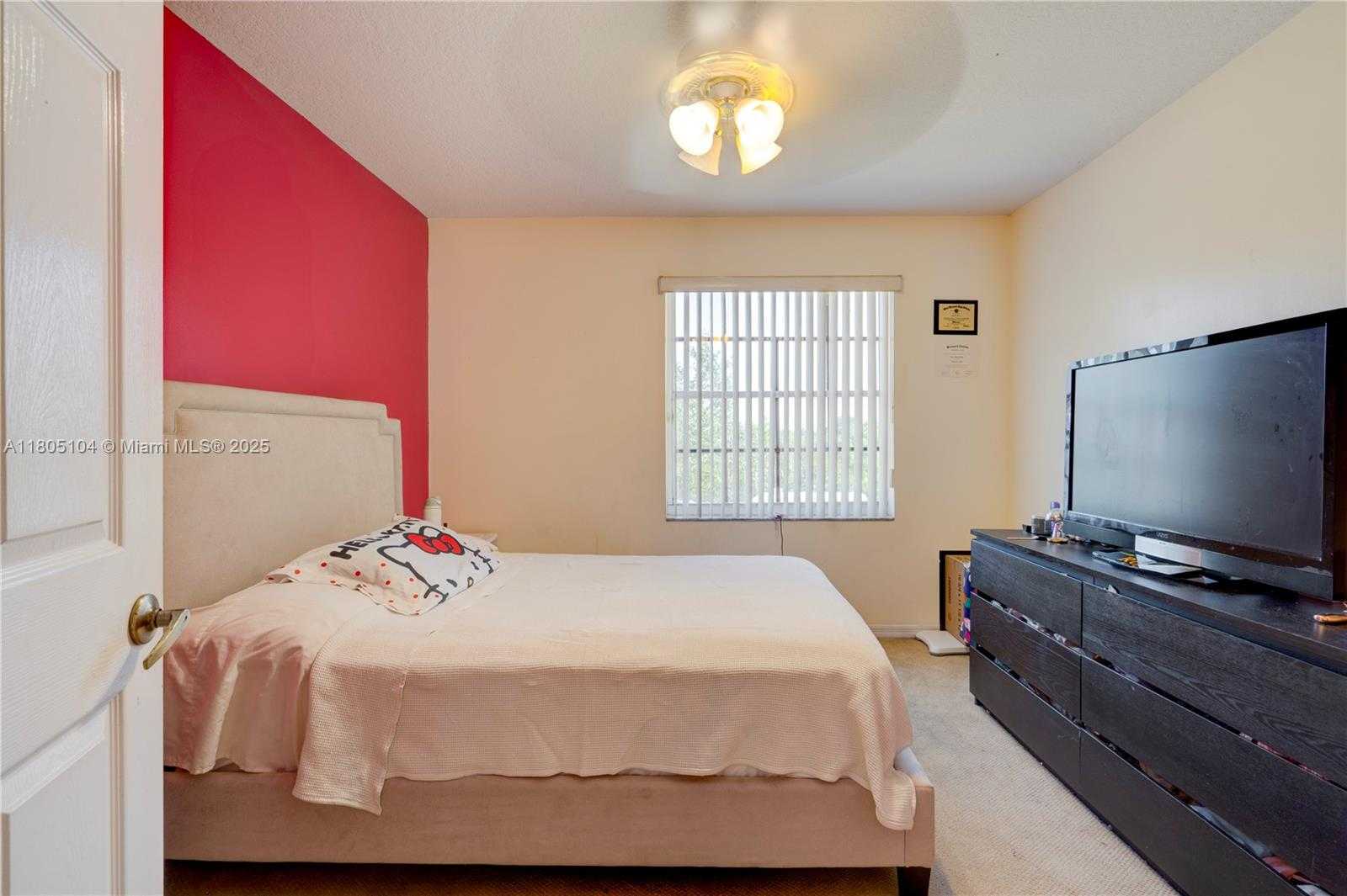 Small Image of 16372 SEGOVIA CIR N, Pembroke Pines Number 44