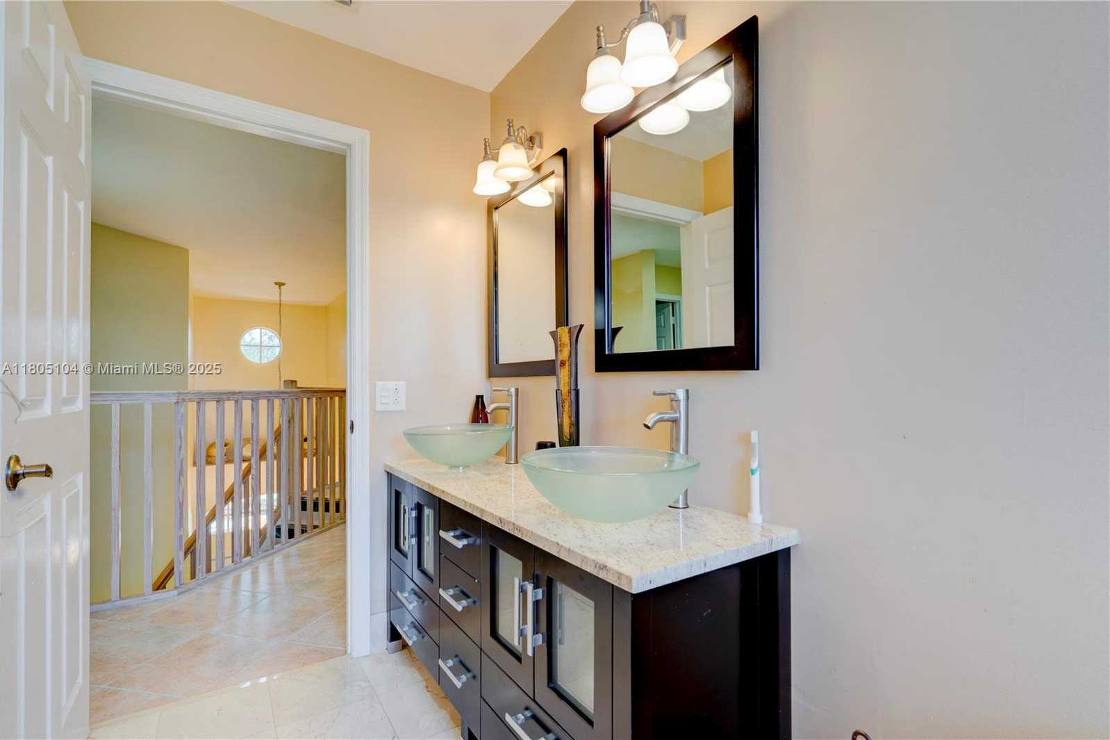 Small Image of 16372 SEGOVIA CIR N, Pembroke Pines Number 45