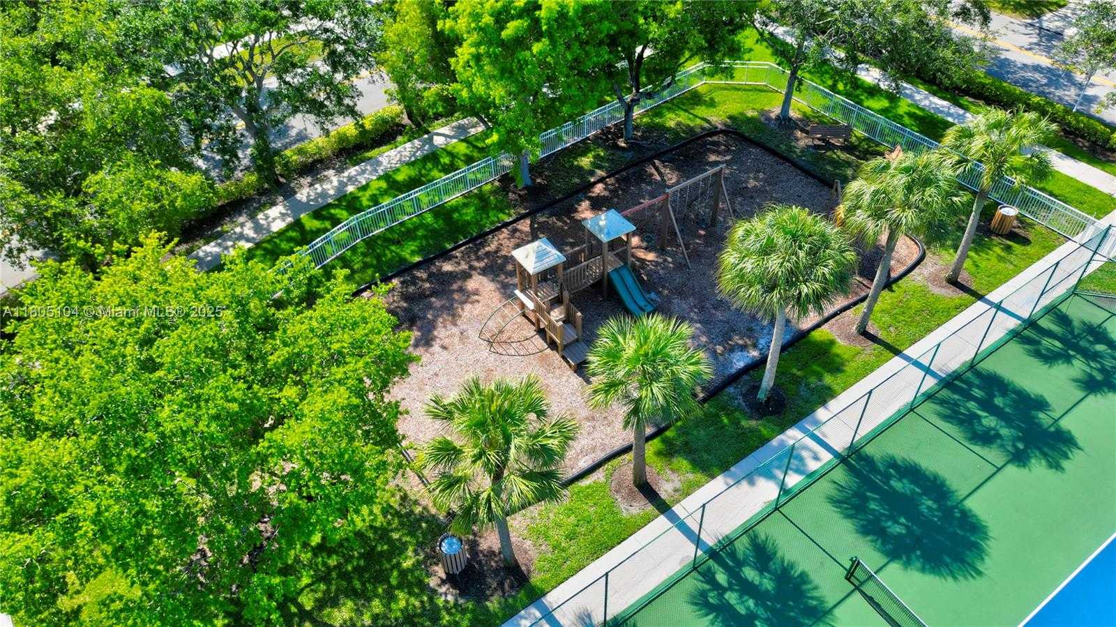Small Image of 16372 SEGOVIA CIR N, Pembroke Pines Number 6
