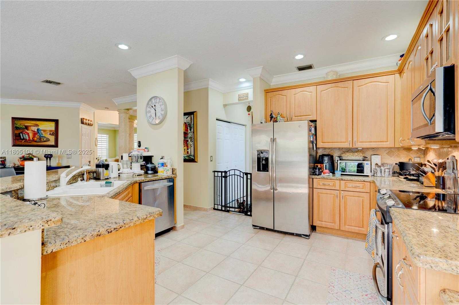 Small Image of 16372 SEGOVIA CIR N, Pembroke Pines Number 64