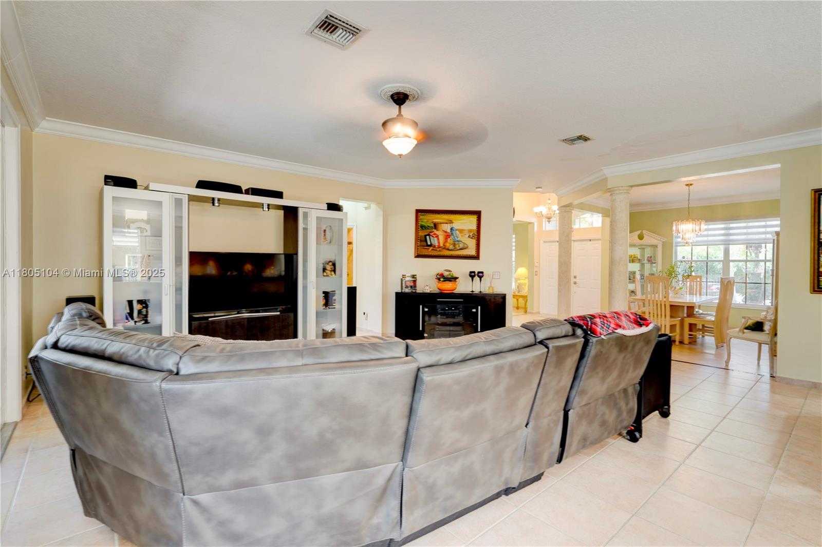 Small Image of 16372 SEGOVIA CIR N, Pembroke Pines Number 66
