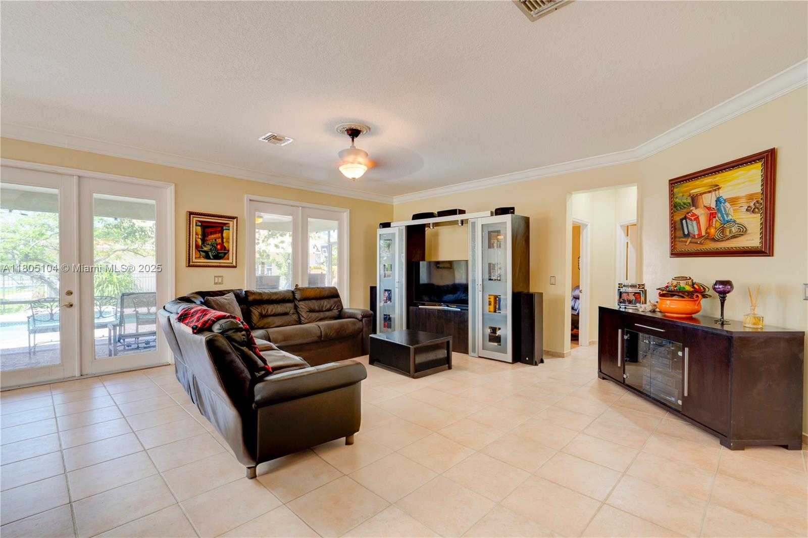 Small Image of 16372 SEGOVIA CIR N, Pembroke Pines Number 69