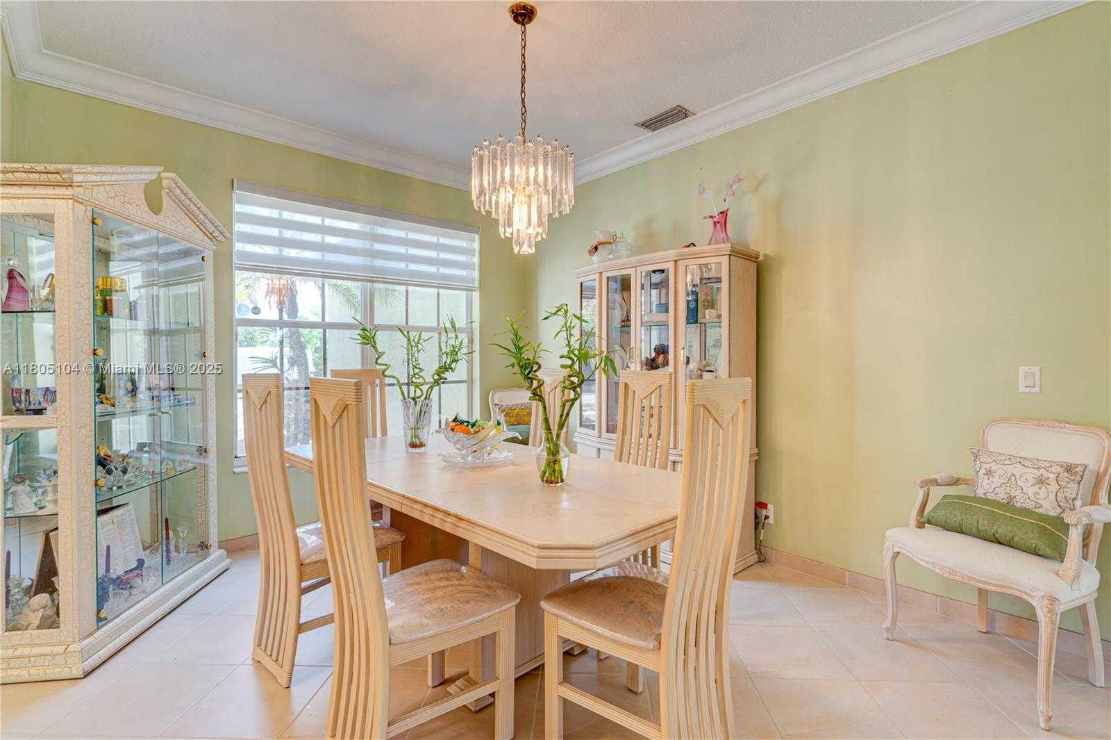 Small Image of 16372 SEGOVIA CIR N, Pembroke Pines Number 73