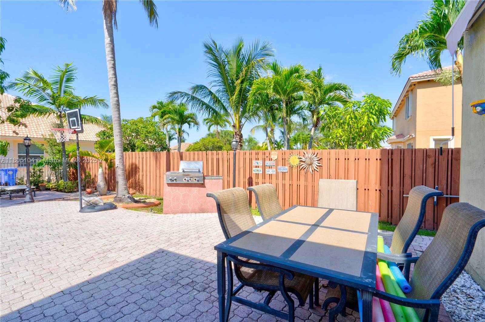 Small Image of 16372 SEGOVIA CIR N, Pembroke Pines Number 75