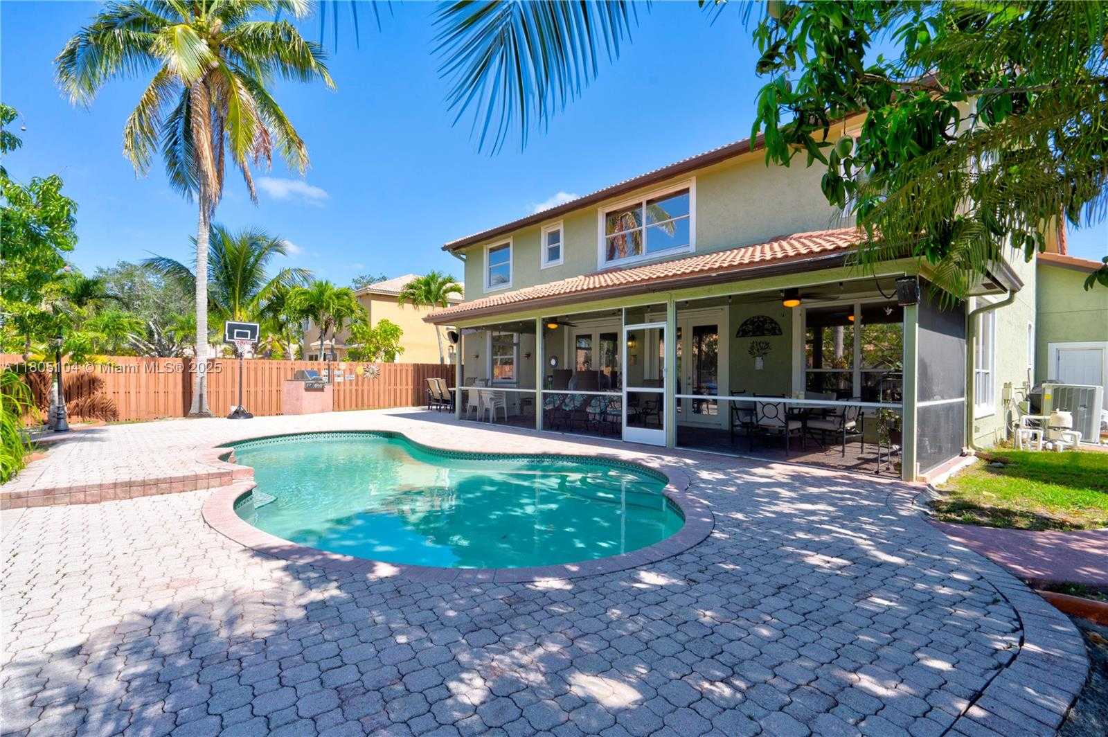 Small Image of 16372 SEGOVIA CIR N, Pembroke Pines Number 82
