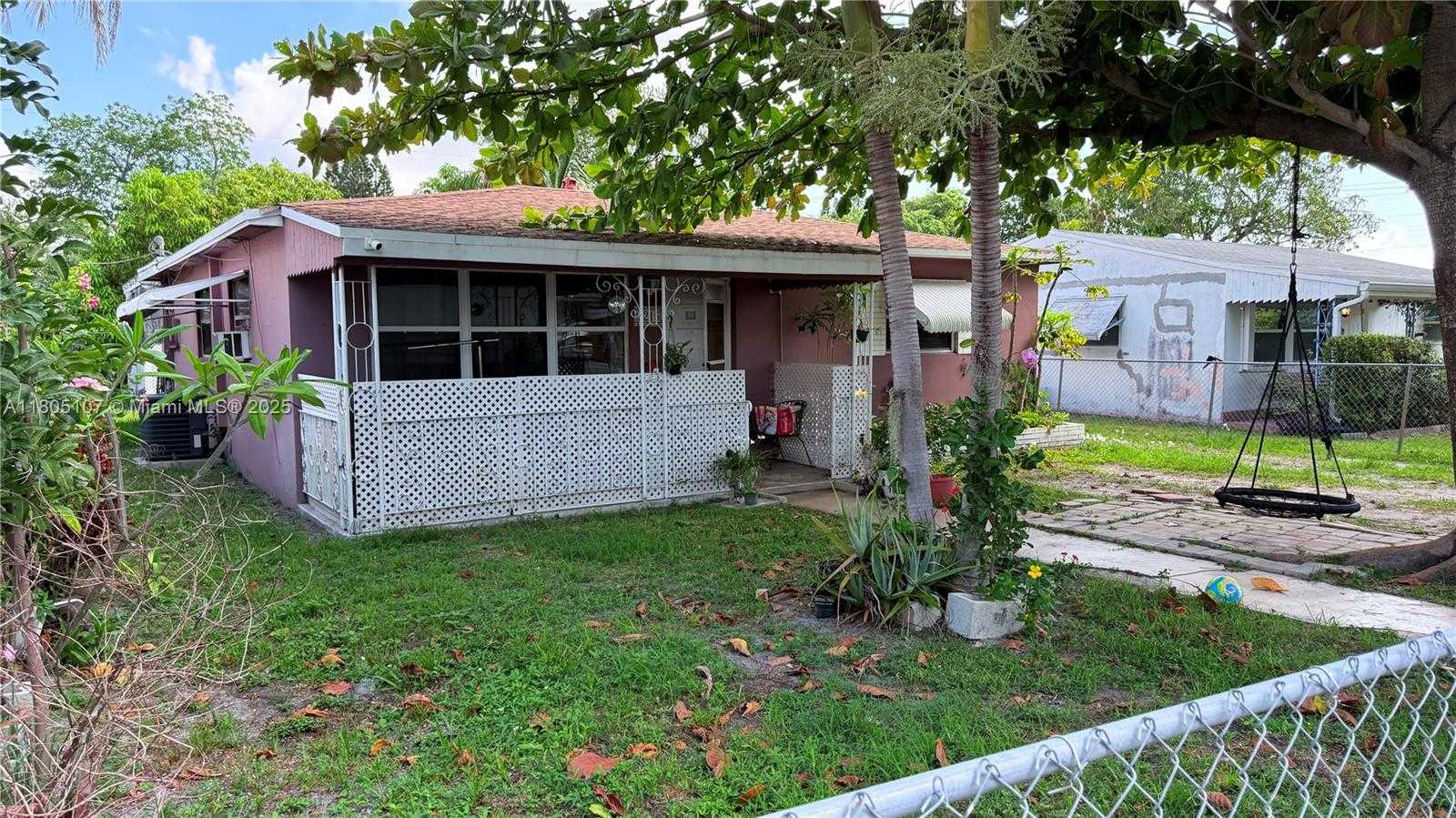 Small Image of 2215 COOLIDGE ST, Hollywood Number 3