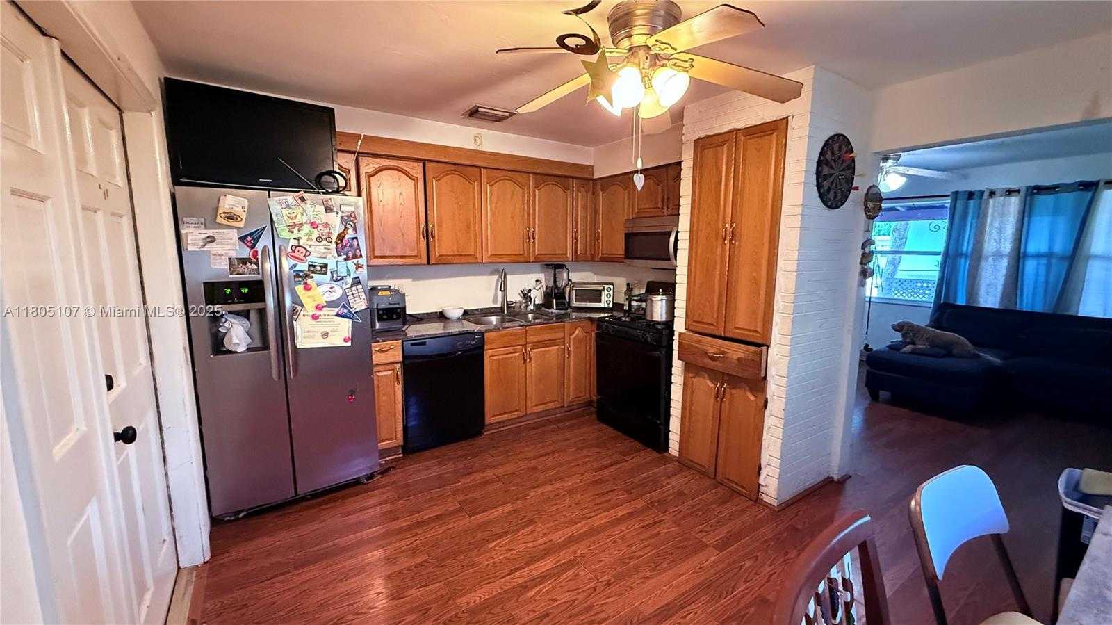 Small Image of 2215 COOLIDGE ST, Hollywood Number 5