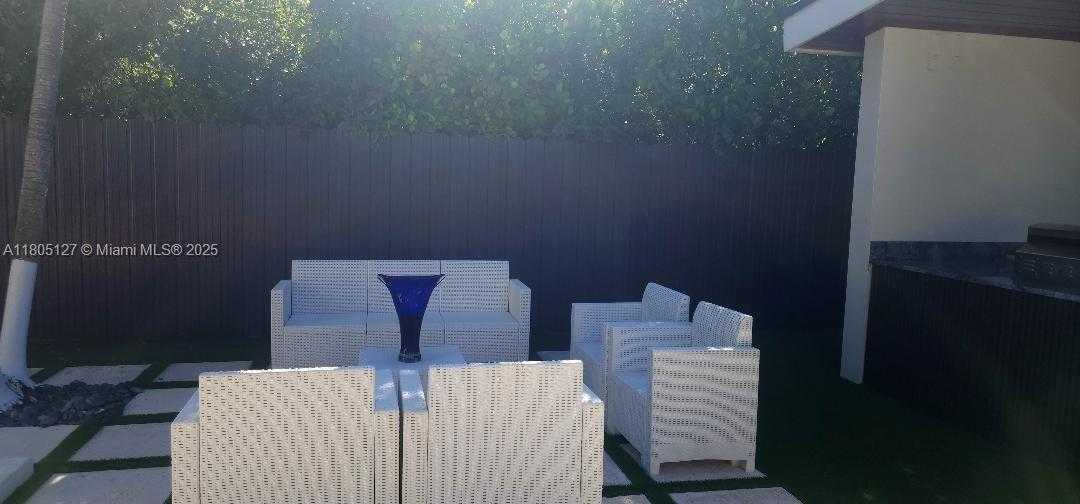 Small Image of 155 WEST 60TH ST, Hialeah Number 16