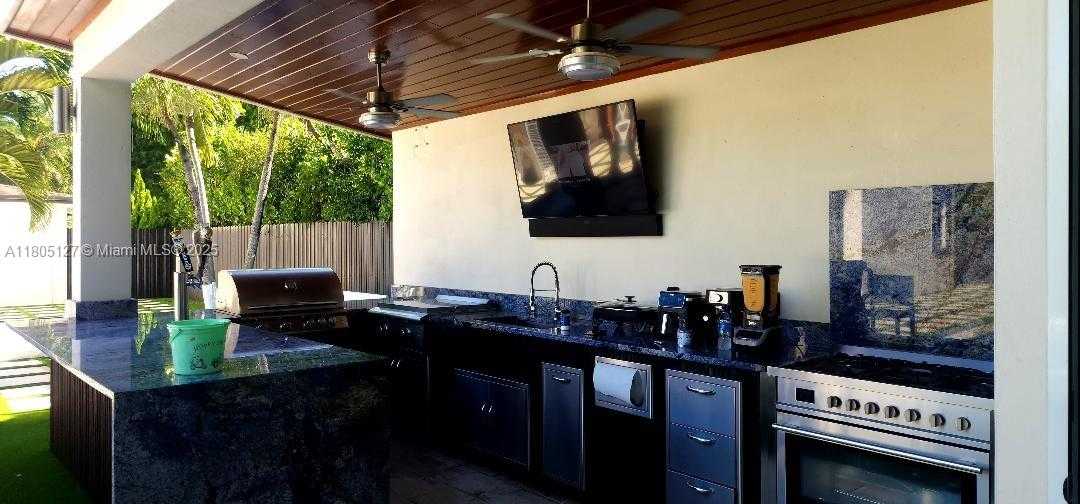 Small Image of 155 WEST 60TH ST, Hialeah Number 4