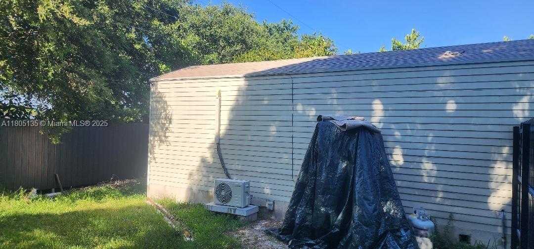 Small Image of 165 WEST 60TH ST, Hialeah Number 12