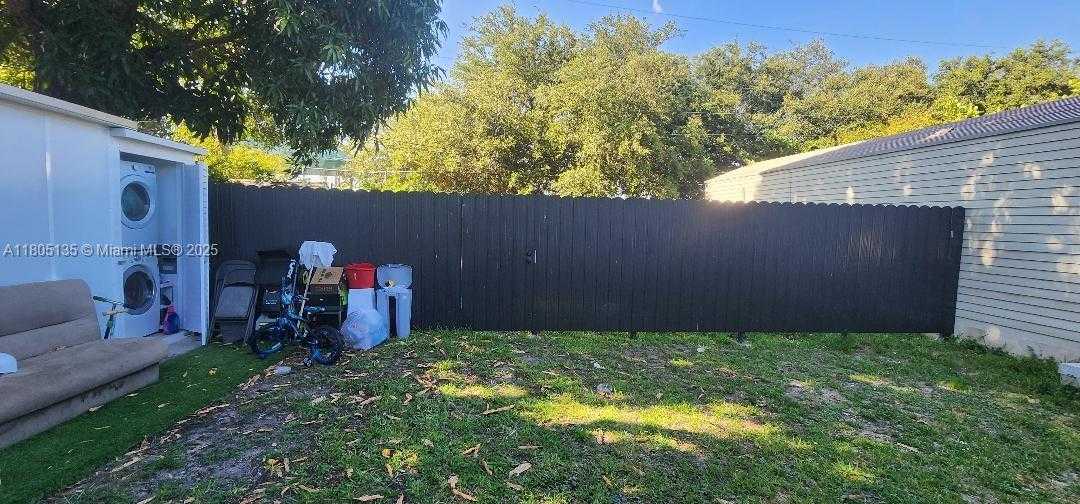 Small Image of 165 WEST 60TH ST, Hialeah Number 13