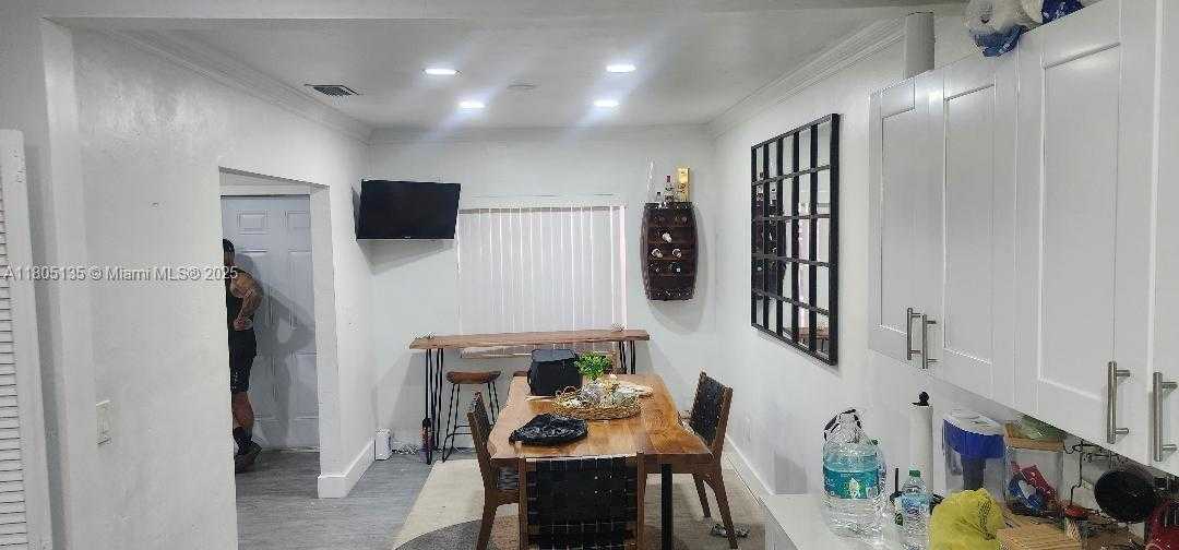 Small Image of 165 WEST 60TH ST, Hialeah Number 5