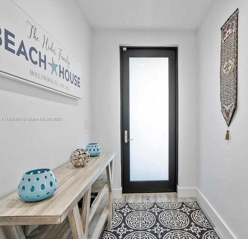 Small Image of 332 BALBOA ST, Hollywood Number 10