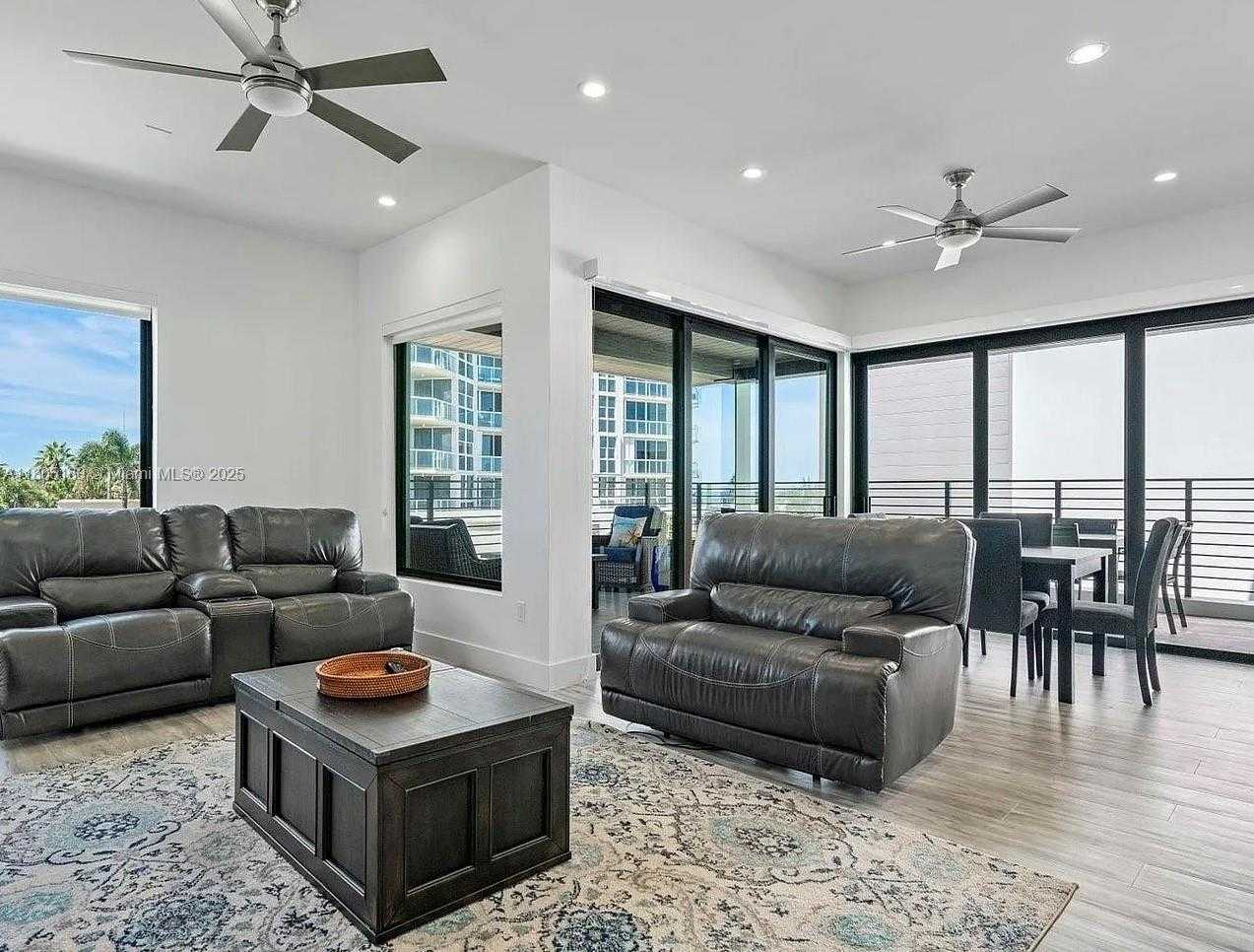 Small Image of 332 BALBOA ST, Hollywood Number 12