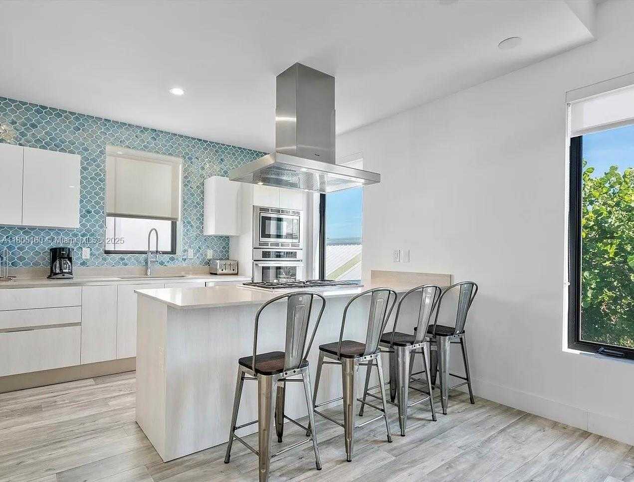 Small Image of 332 BALBOA ST, Hollywood Number 16