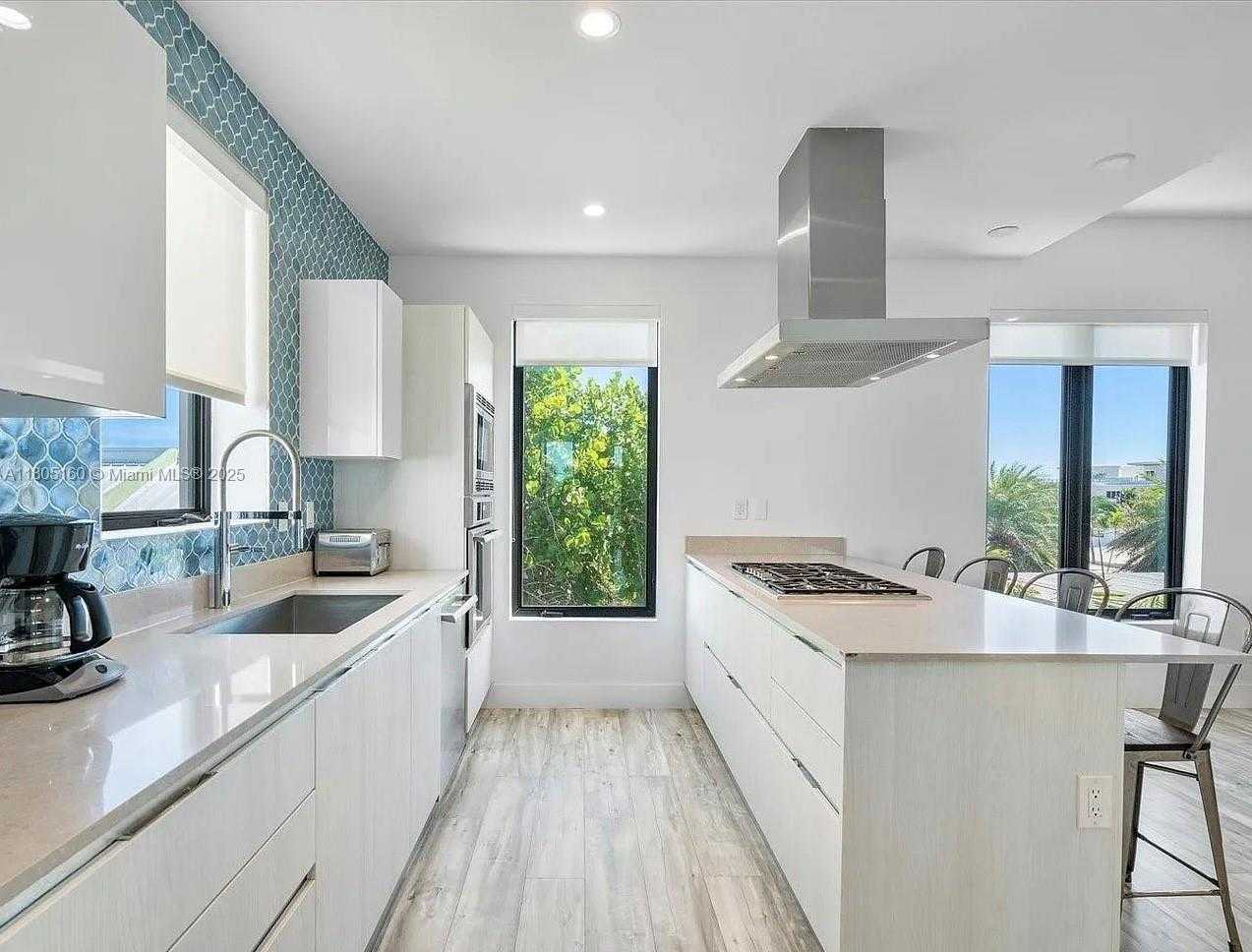 Small Image of 332 BALBOA ST, Hollywood Number 19