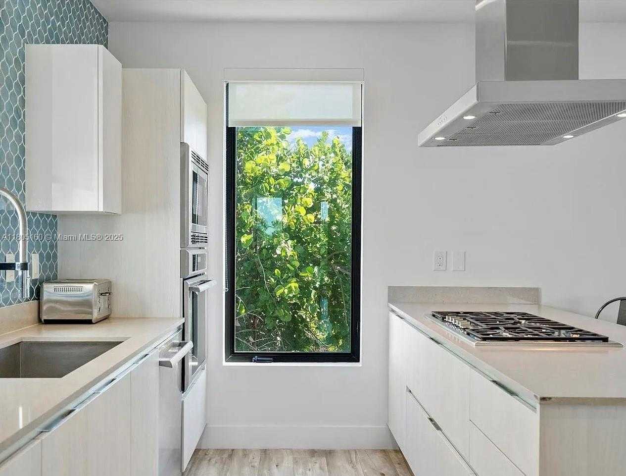 Small Image of 332 BALBOA ST, Hollywood Number 21
