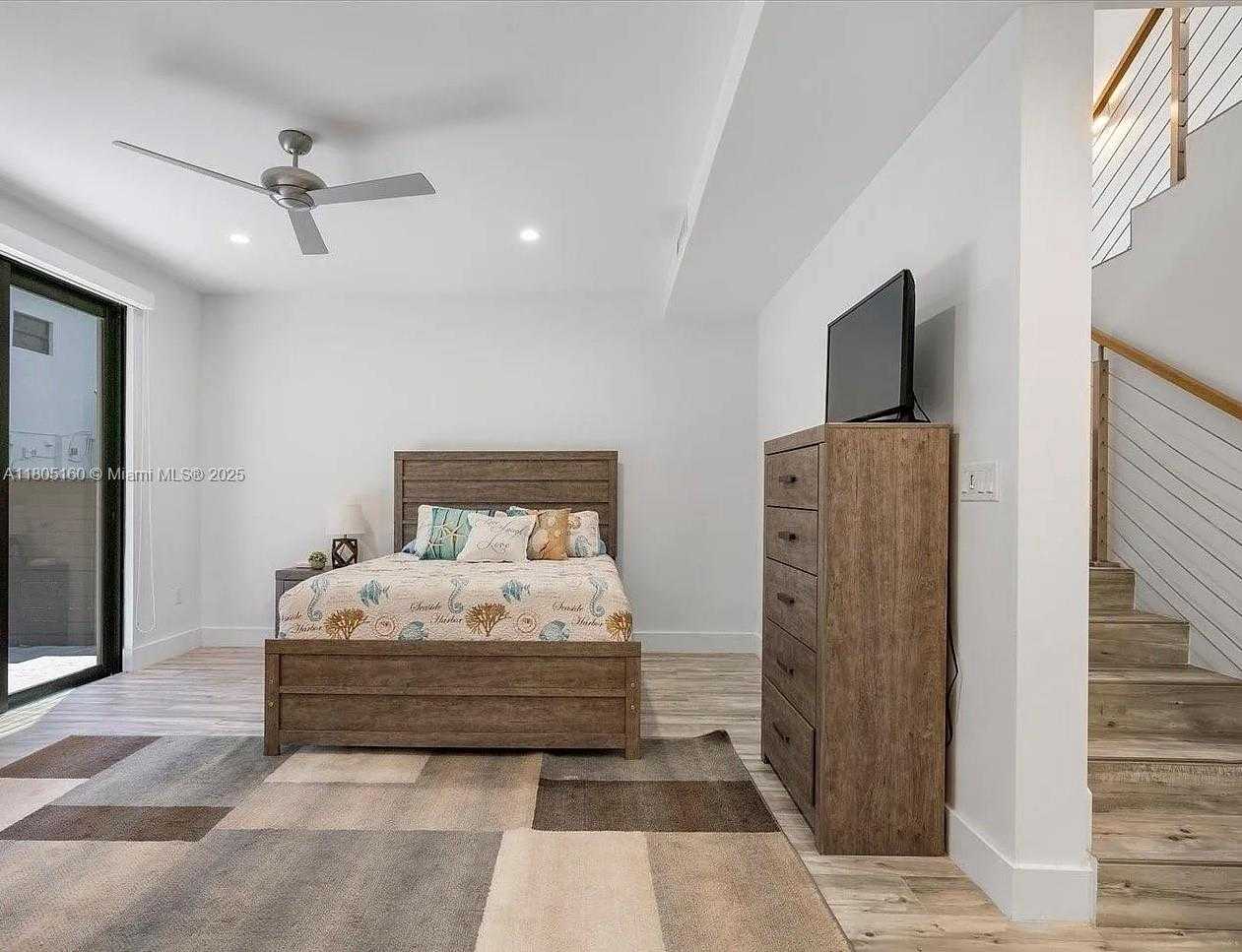 Small Image of 332 BALBOA ST, Hollywood Number 25