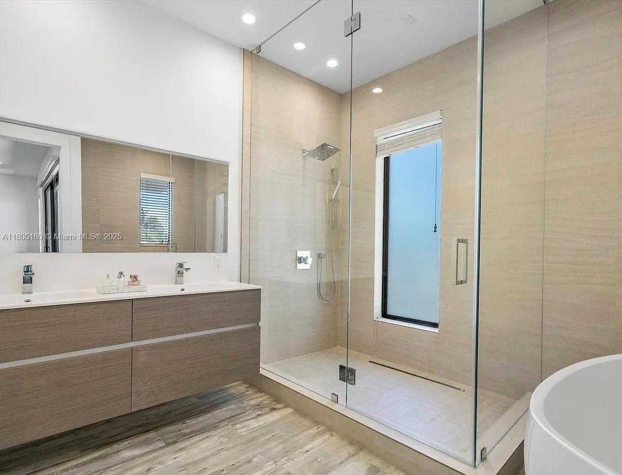 Small Image of 332 BALBOA ST, Hollywood Number 27
