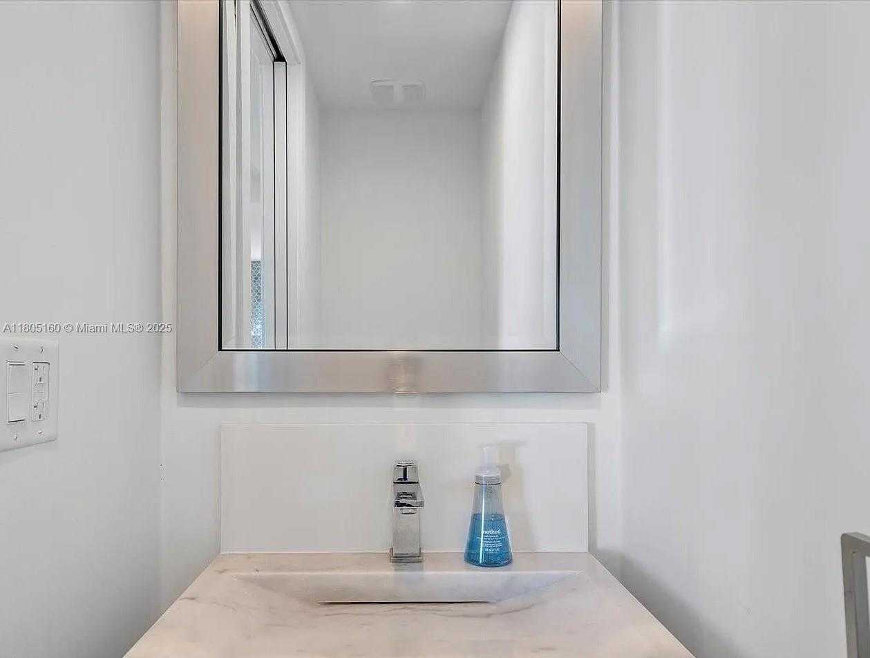 Small Image of 332 BALBOA ST, Hollywood Number 33