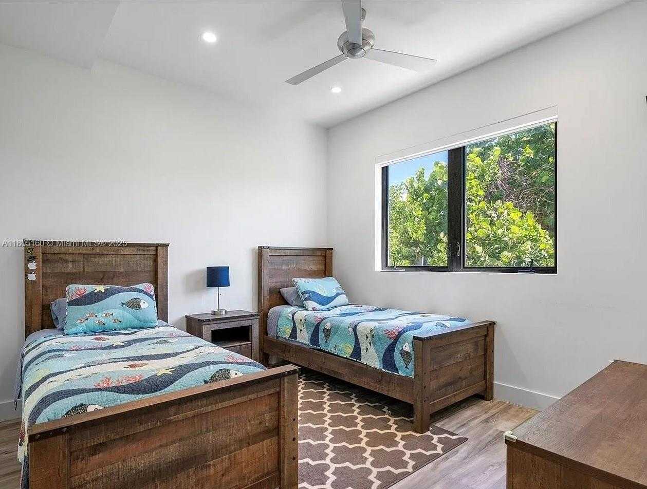 Small Image of 332 BALBOA ST, Hollywood Number 36