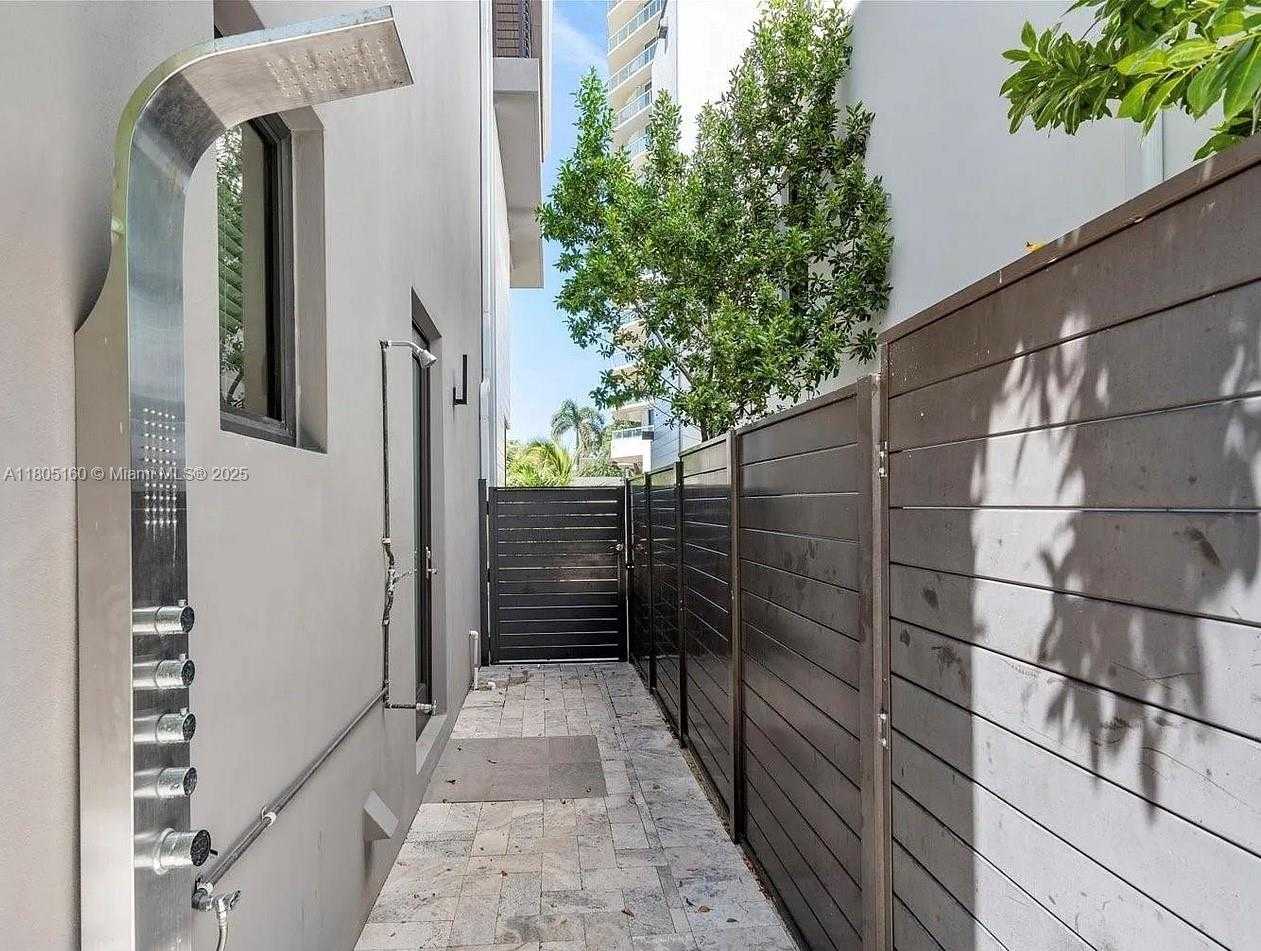 Small Image of 332 BALBOA ST, Hollywood Number 40