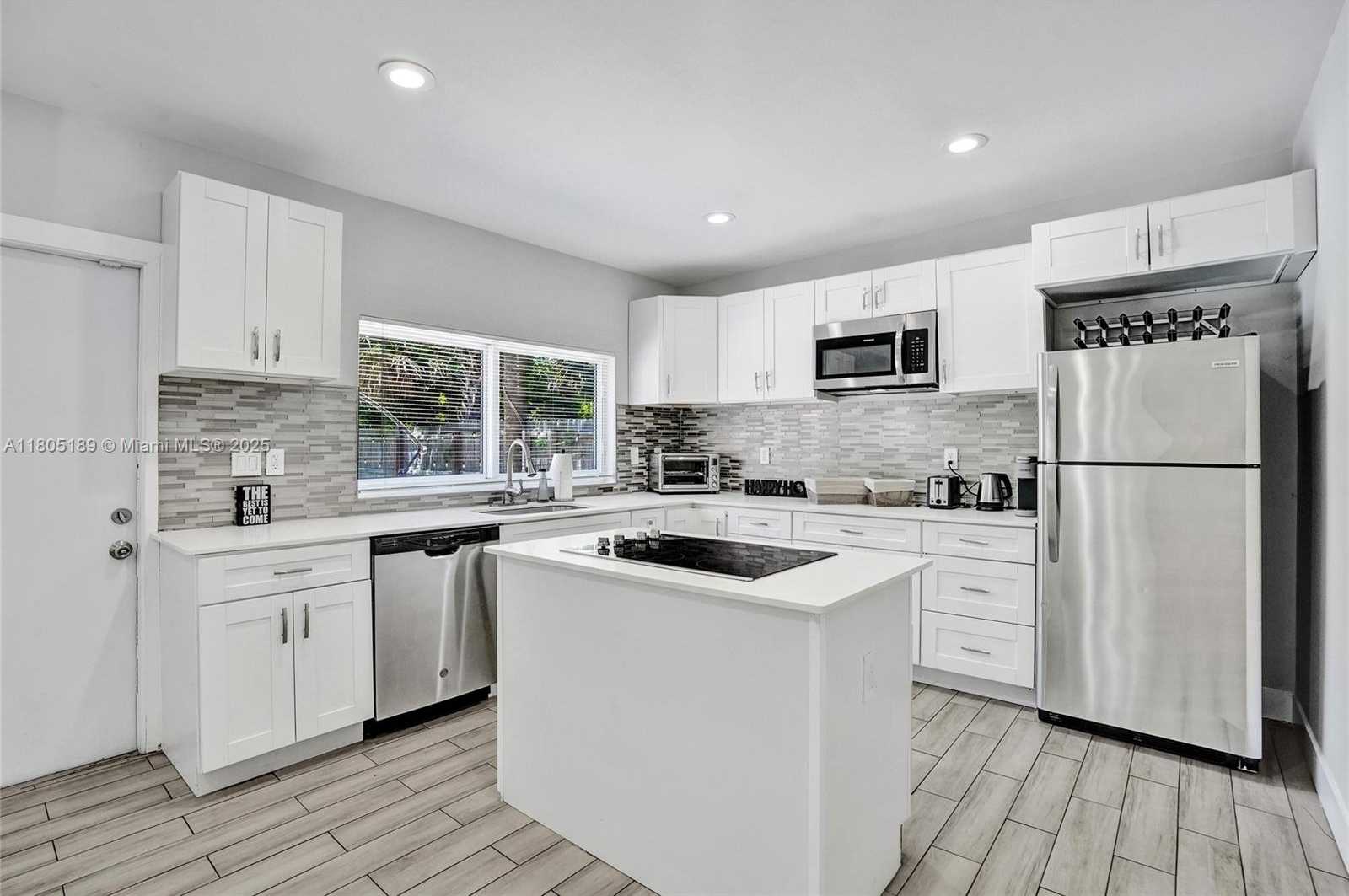 Small Image of 1313 NORTH EAST 15TH AVE, Fort Lauderdale Number 3