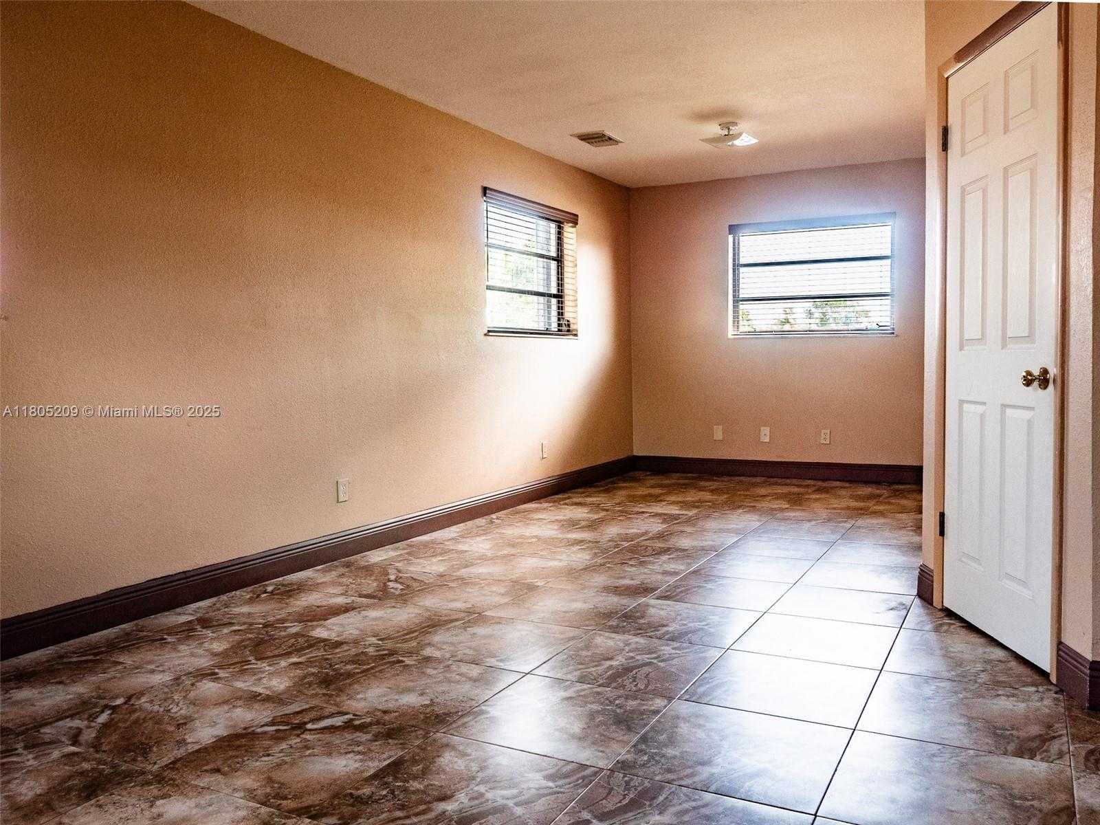 Small Image of 11800 SOUTH WEST 179TH TER, Miami Number 12